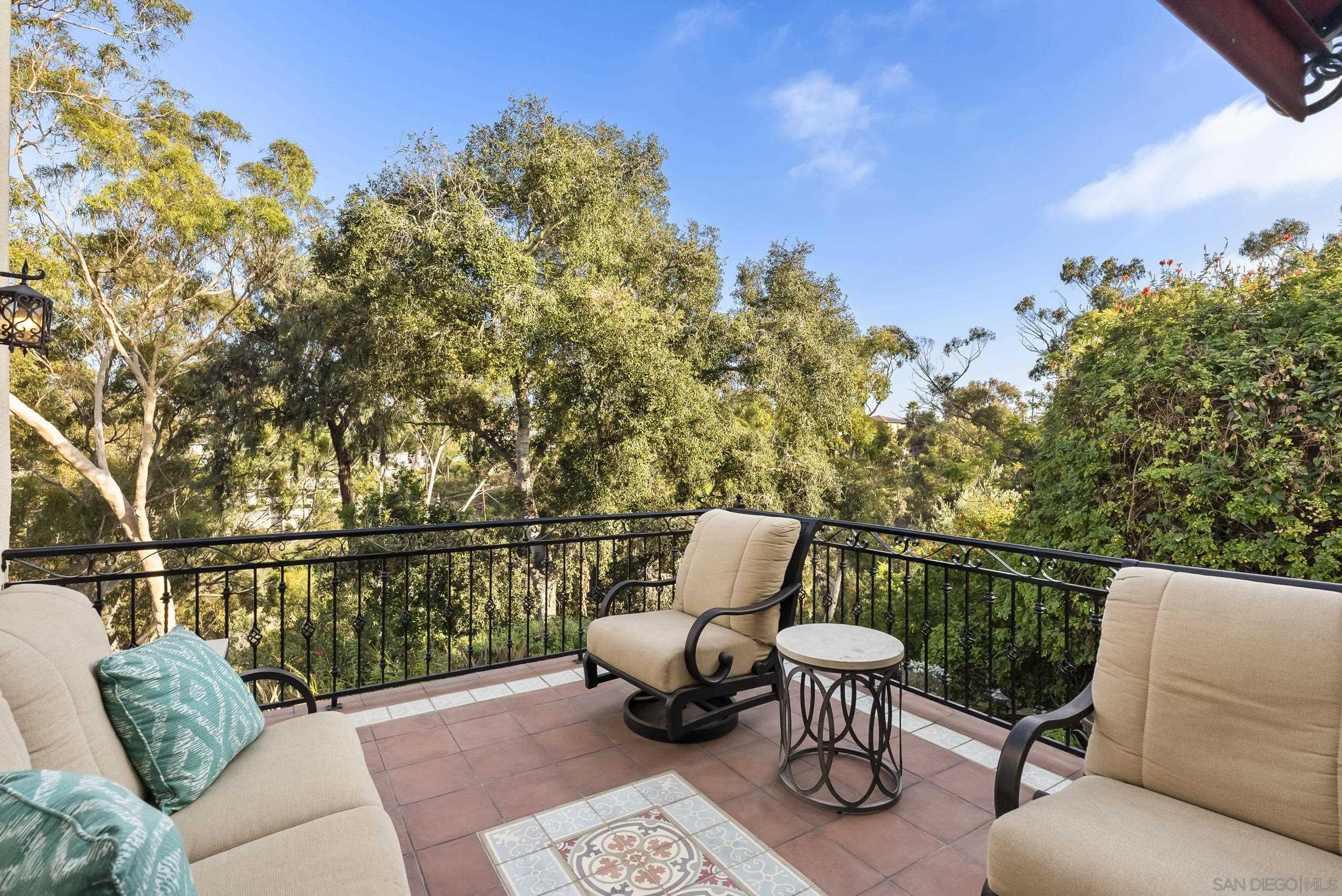 Detail Gallery Image 17 of 53 For 4399  Hermosa Way, San Diego,  CA 92103 - 6 Beds | 3/1 Baths