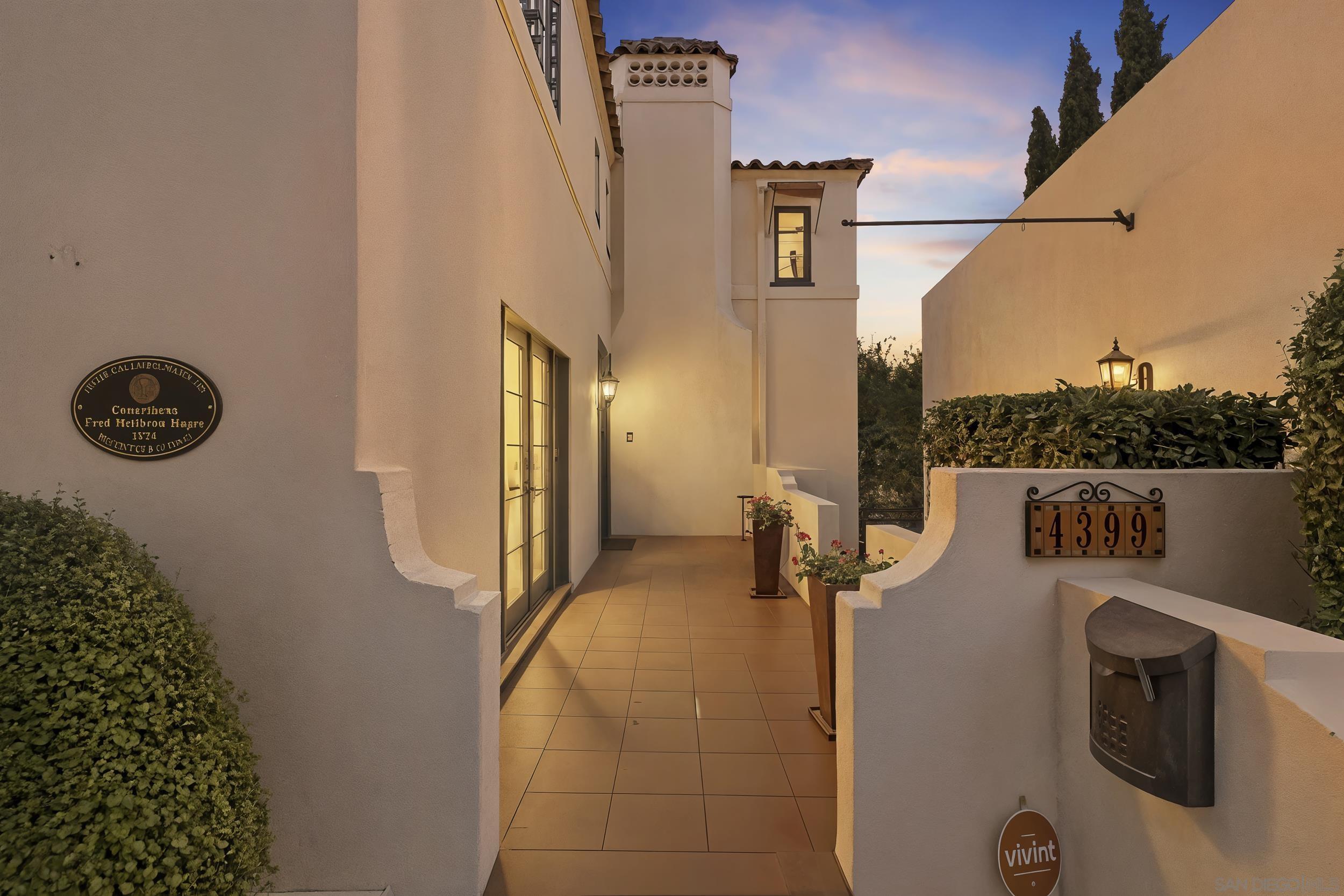 Detail Gallery Image 3 of 53 For 4399  Hermosa Way, San Diego,  CA 92103 - 6 Beds | 3/1 Baths