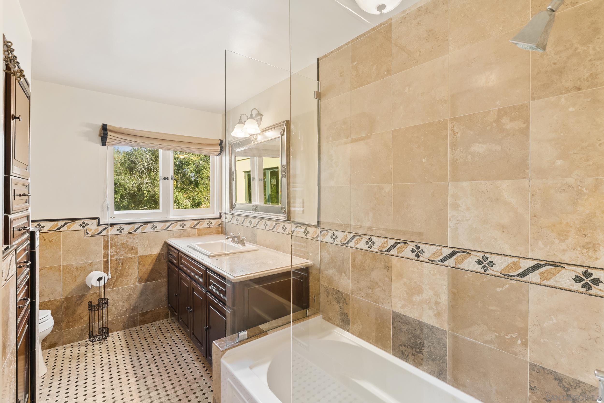 Detail Gallery Image 27 of 53 For 4399  Hermosa Way, San Diego,  CA 92103 - 6 Beds | 3/1 Baths