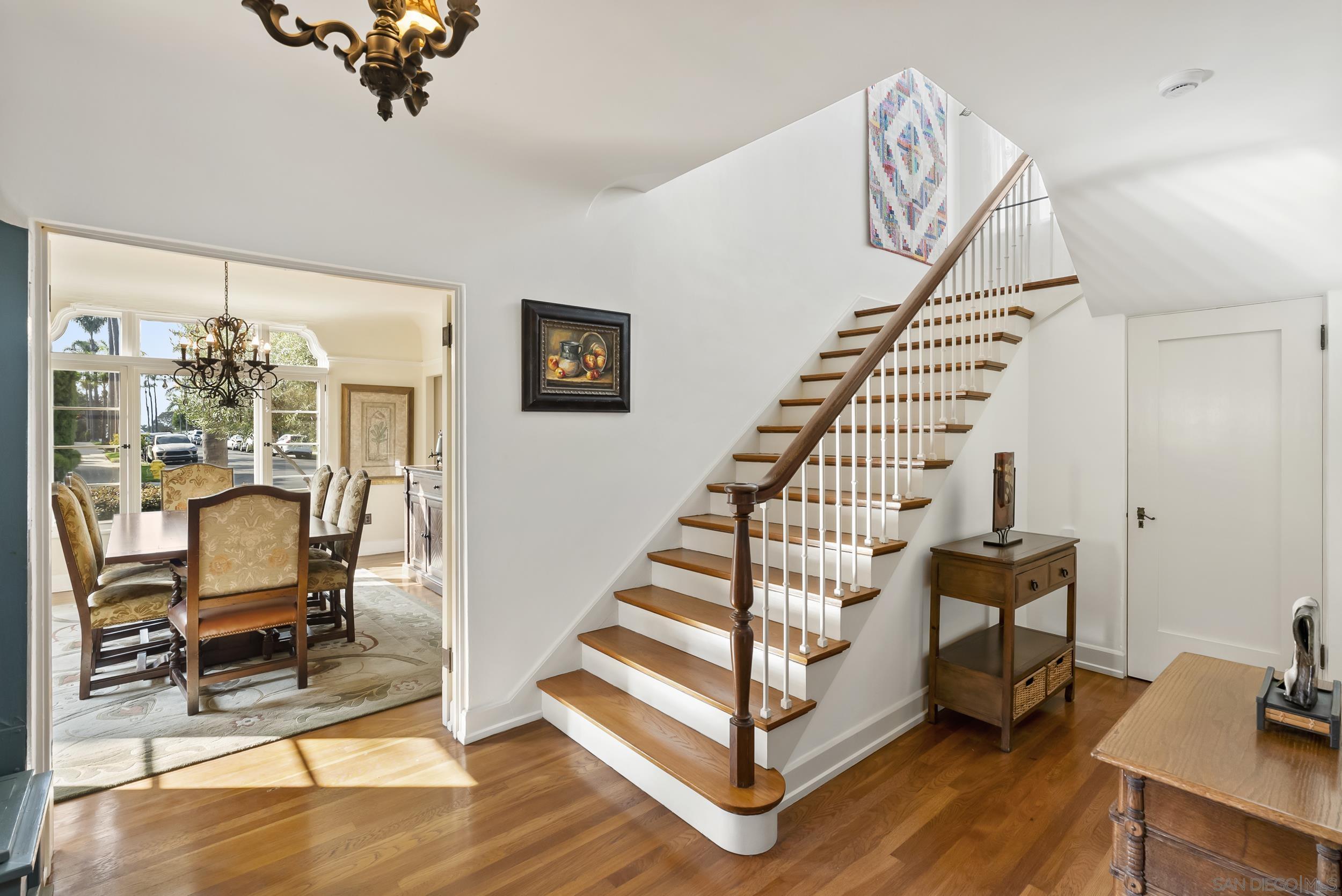 Detail Gallery Image 5 of 53 For 4399  Hermosa Way, San Diego,  CA 92103 - 6 Beds | 3/1 Baths