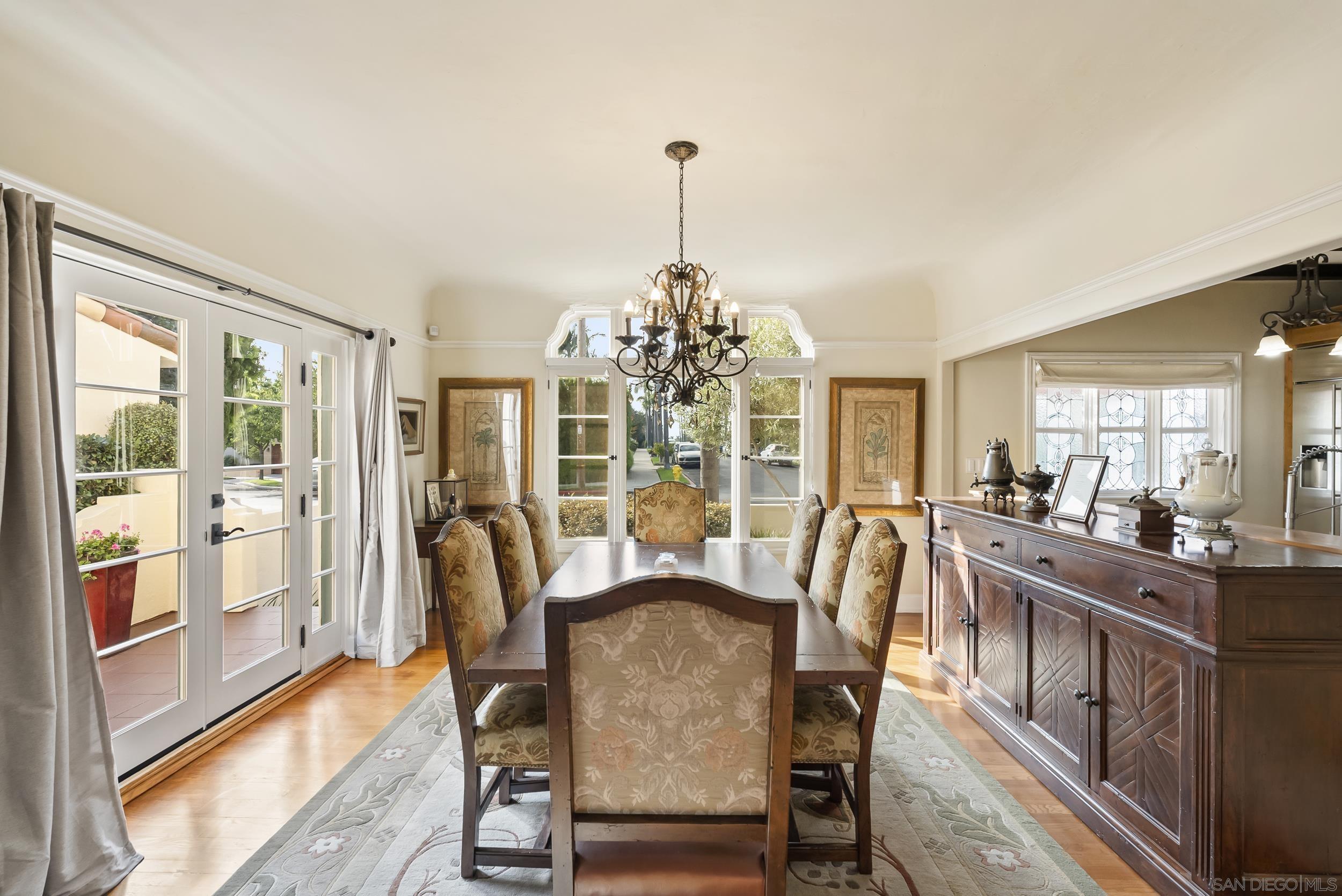 Detail Gallery Image 6 of 53 For 4399  Hermosa Way, San Diego,  CA 92103 - 6 Beds | 3/1 Baths