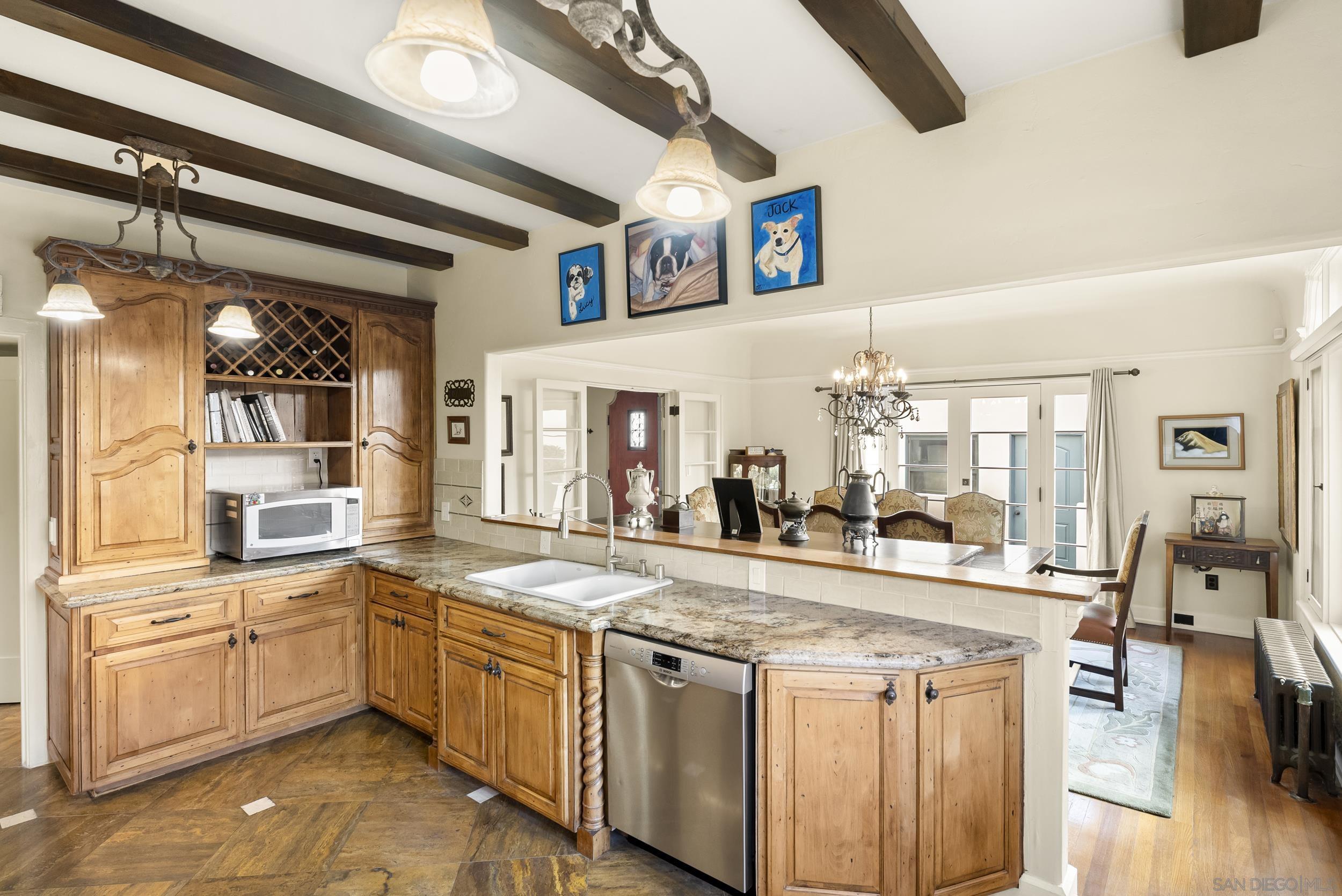 Detail Gallery Image 9 of 53 For 4399  Hermosa Way, San Diego,  CA 92103 - 6 Beds | 3/1 Baths