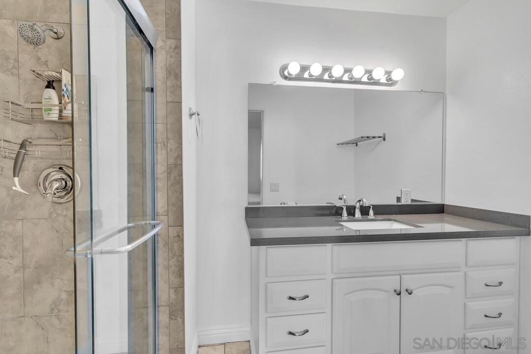 Detail Gallery Image 11 of 26 For 806 E 4th Ave  #8,  Escondido,  CA 92025 - 2 Beds | 2 Baths