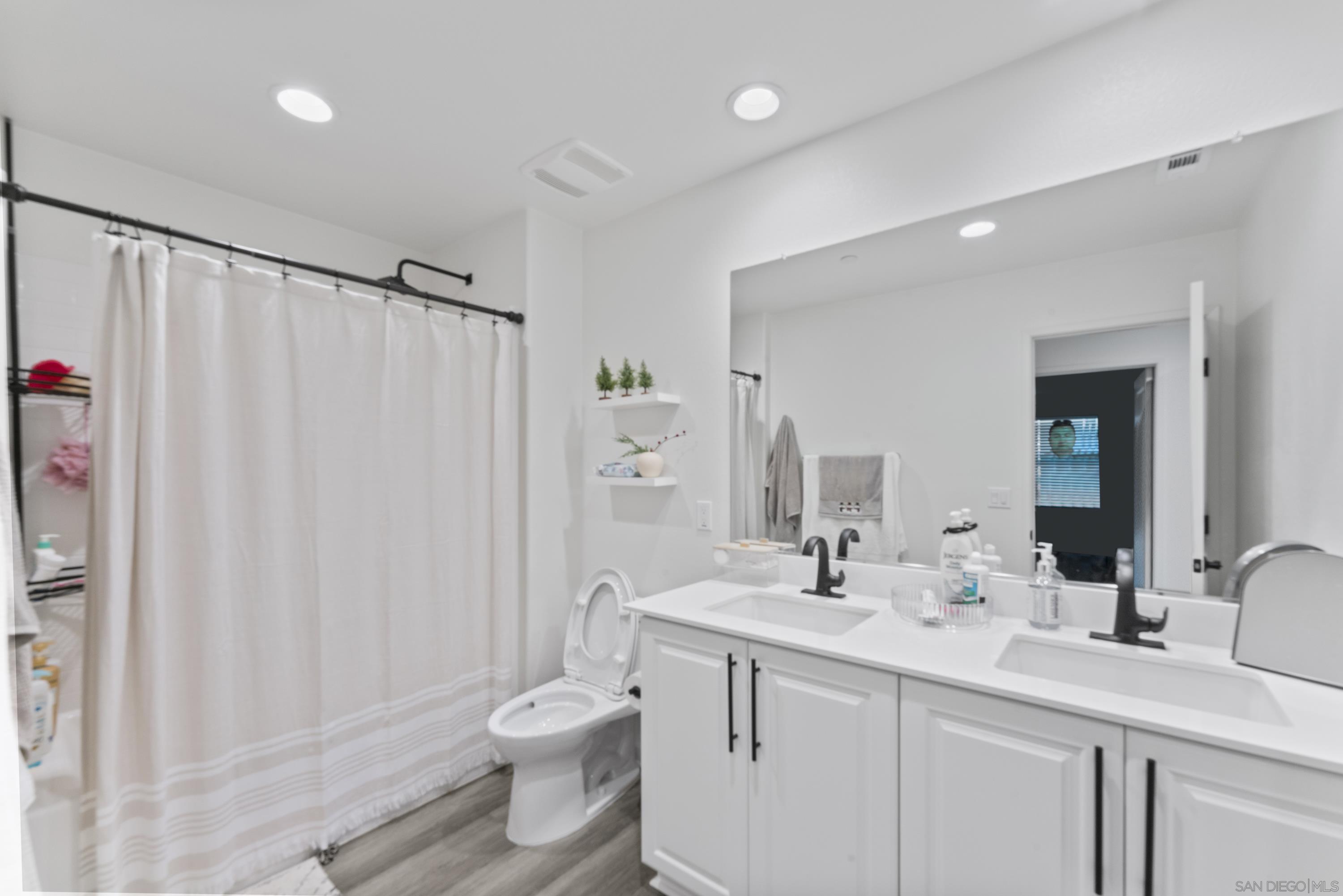 Detail Gallery Image 12 of 21 For 28032  Moosa Creek Way, Valley Center,  CA 92082 - 3 Beds | 2/1 Baths