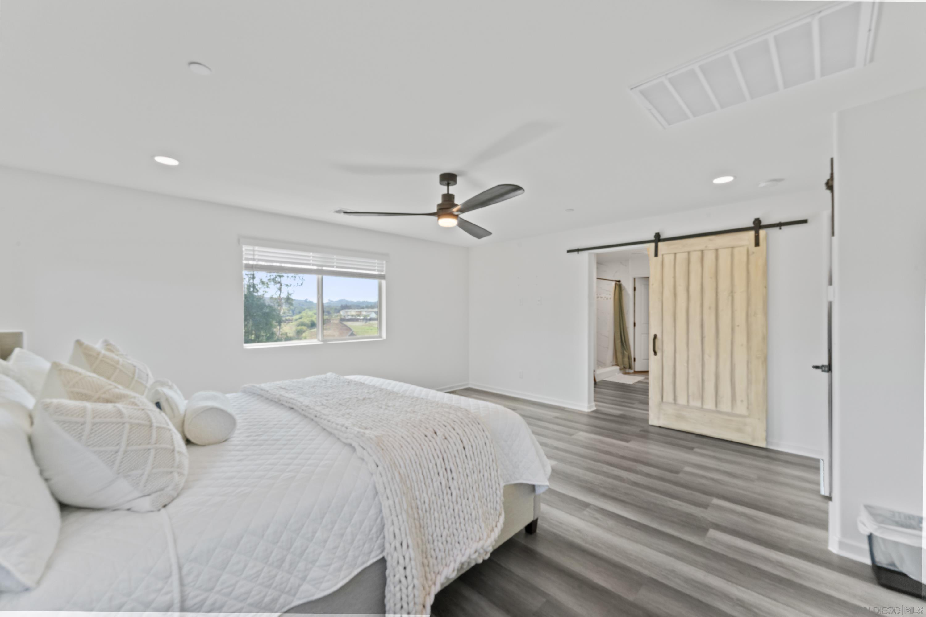 Detail Gallery Image 5 of 21 For 28032  Moosa Creek Way, Valley Center,  CA 92082 - 3 Beds | 2/1 Baths