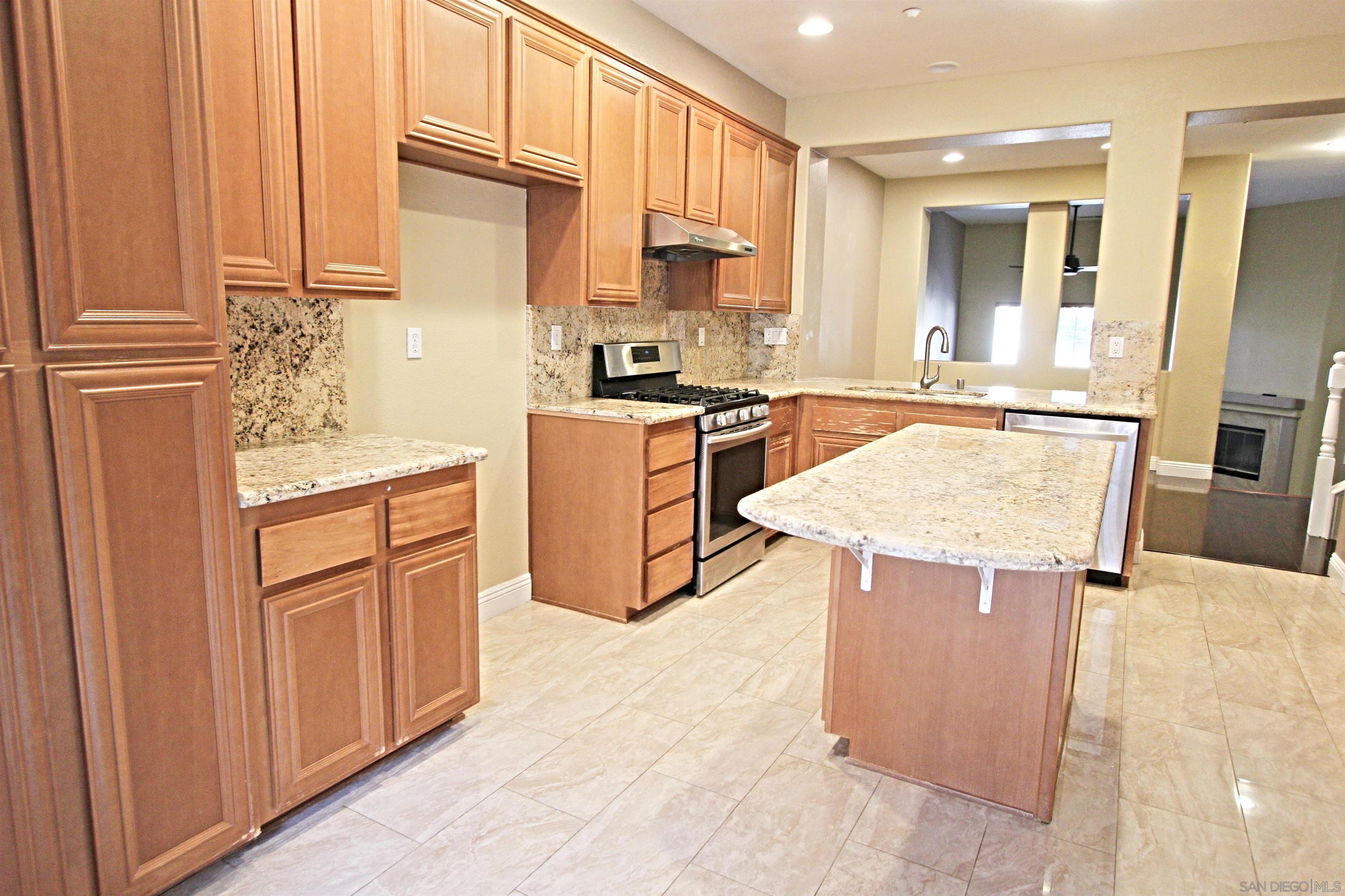 Detail Gallery Image 6 of 25 For 7755  via Montebello  6, San Diego,  CA 92129 - 4 Beds | 3 Baths