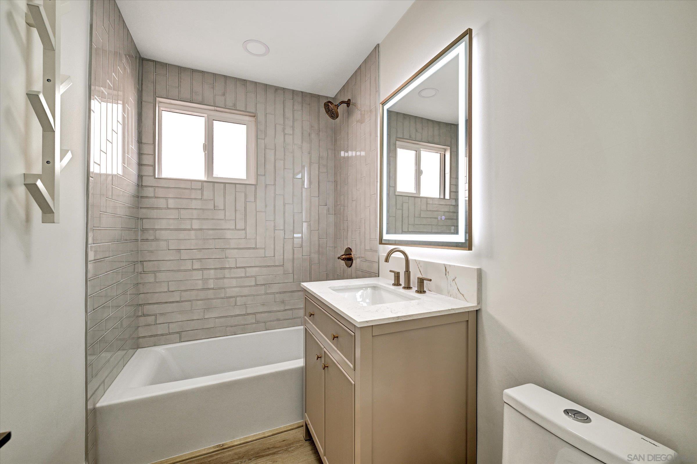 Detail Gallery Image 16 of 39 For 2802  Cowley Way, San Diego,  CA 92110 - 4 Beds | 3 Baths