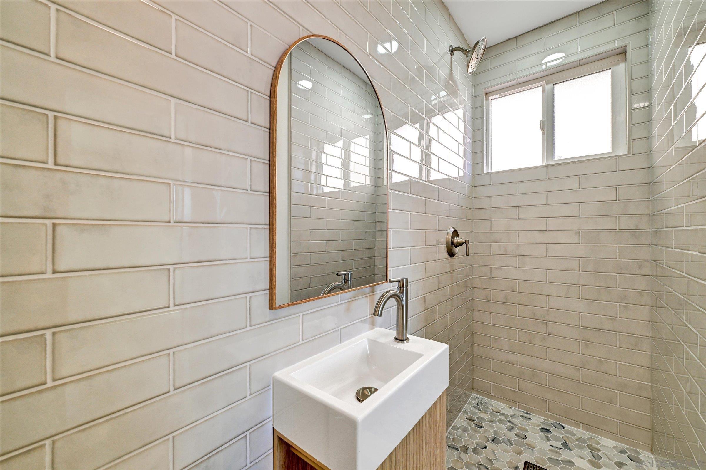 Detail Gallery Image 22 of 39 For 2802  Cowley Way, San Diego,  CA 92110 - 4 Beds | 3 Baths