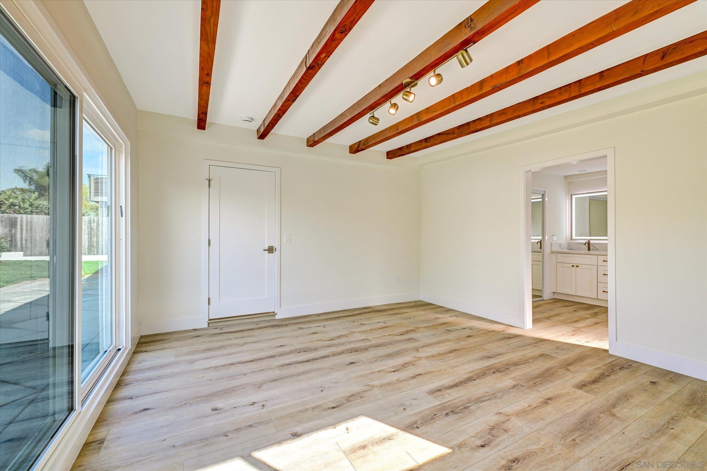 Detail Gallery Image 25 of 39 For 2802  Cowley Way, San Diego,  CA 92110 - 4 Beds | 3 Baths