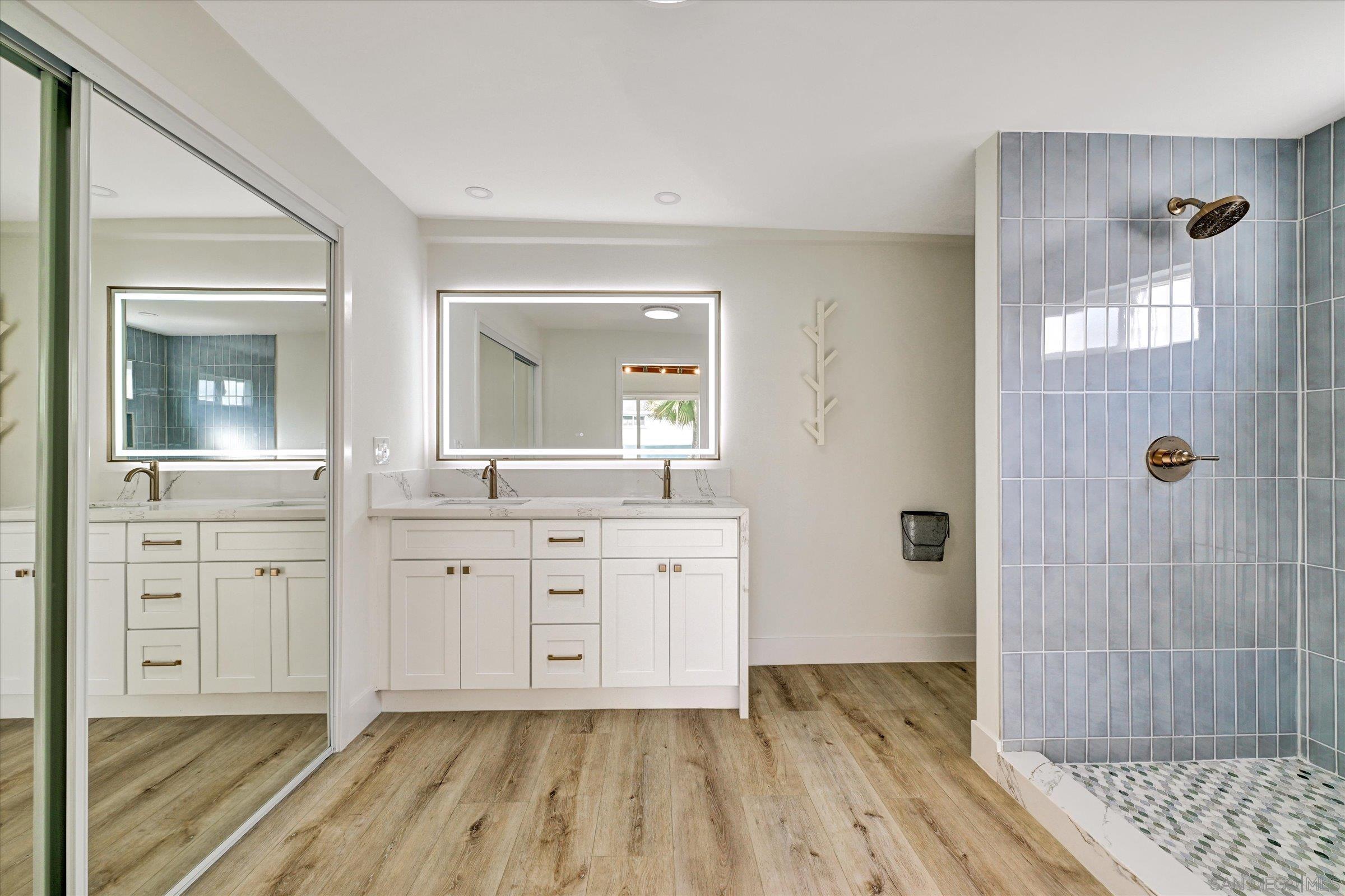 Detail Gallery Image 27 of 39 For 2802  Cowley Way, San Diego,  CA 92110 - 4 Beds | 3 Baths