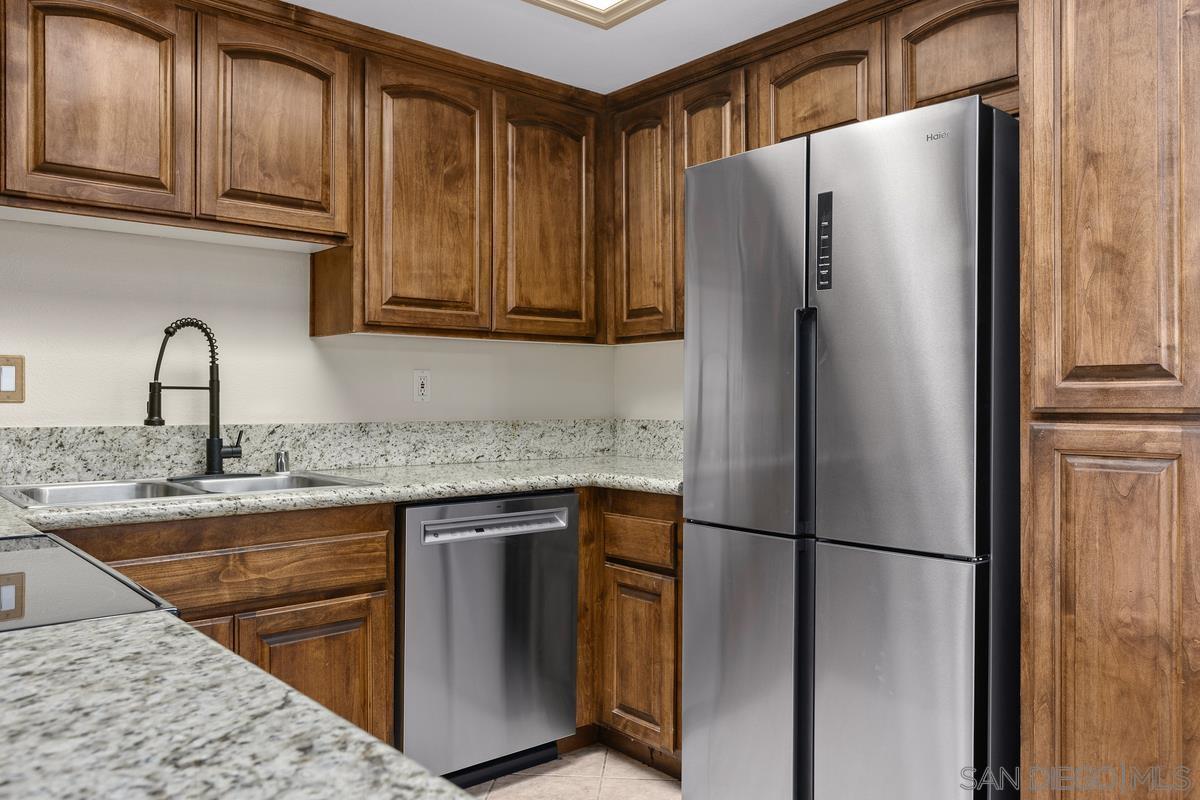 Detail Gallery Image 11 of 38 For 214  Woodland Pkwy  201, San Marcos,  CA 92069 - 2 Beds | 2 Baths