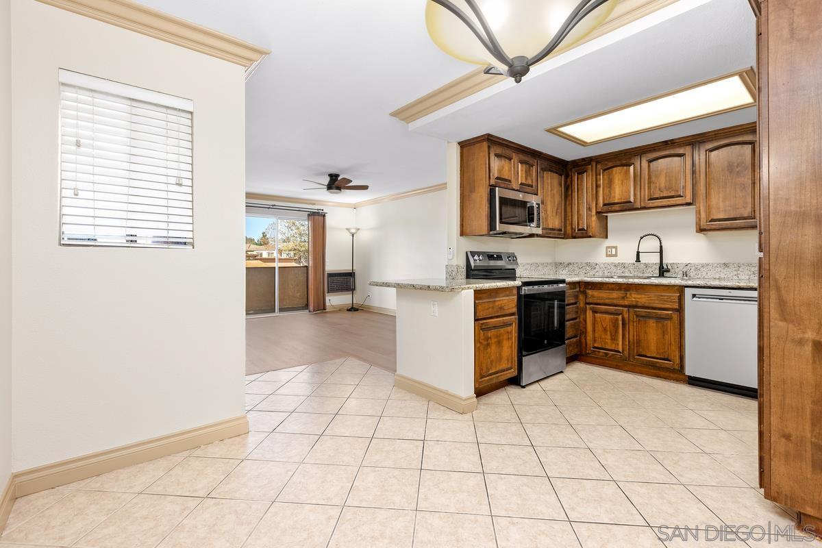 Detail Gallery Image 14 of 38 For 214  Woodland Pkwy  201, San Marcos,  CA 92069 - 2 Beds | 2 Baths