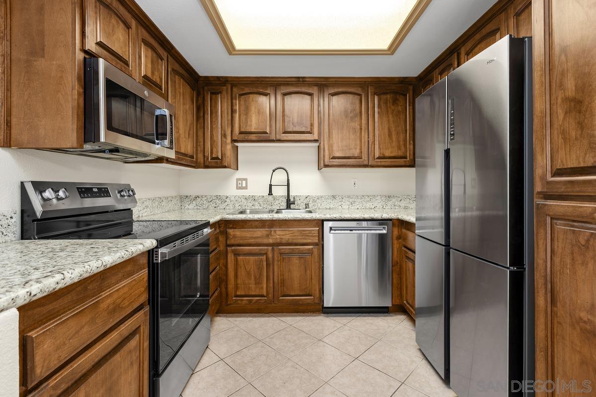 Detail Gallery Image 9 of 38 For 214  Woodland Pkwy  201, San Marcos,  CA 92069 - 2 Beds | 2 Baths