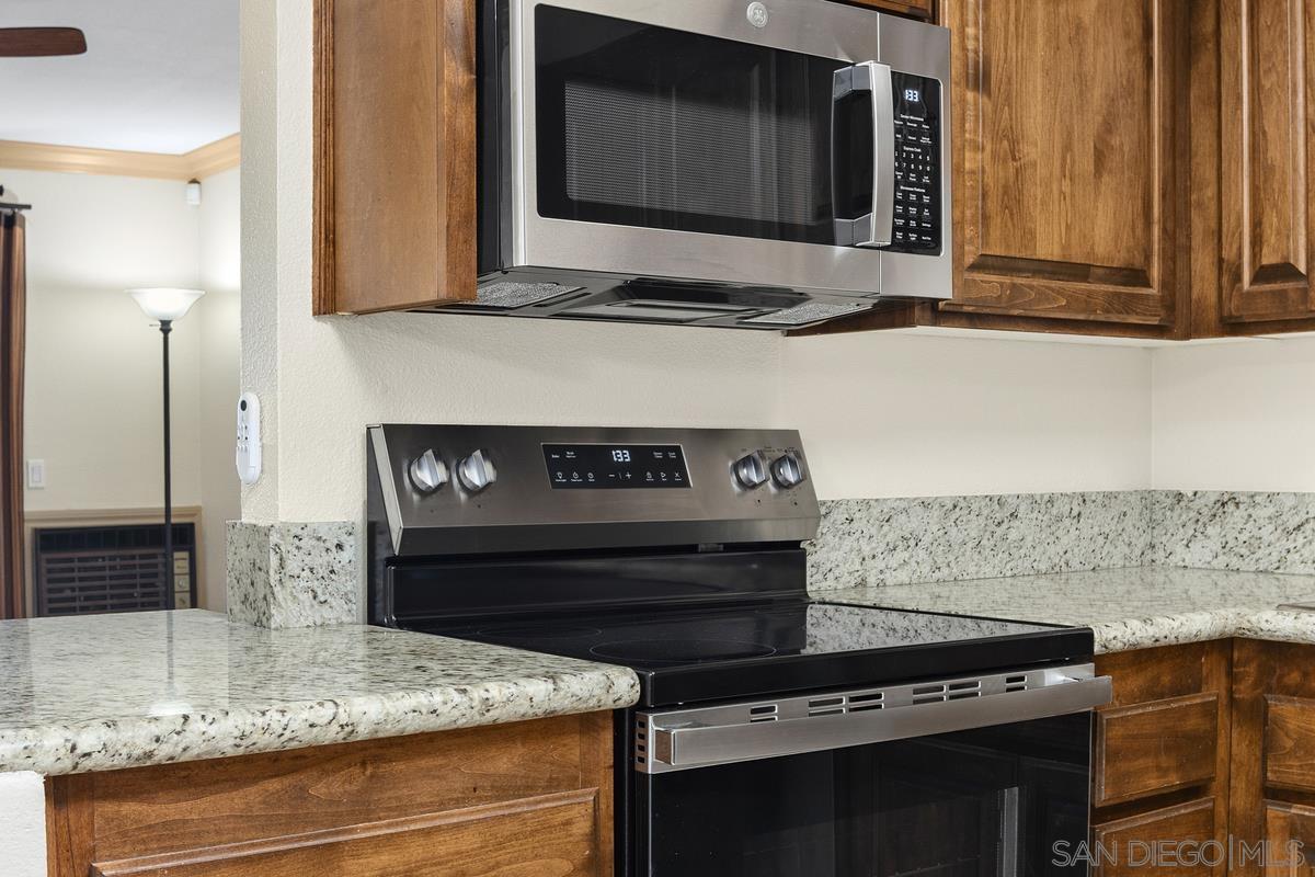 Detail Gallery Image 10 of 38 For 214  Woodland Pkwy  201, San Marcos,  CA 92069 - 2 Beds | 2 Baths