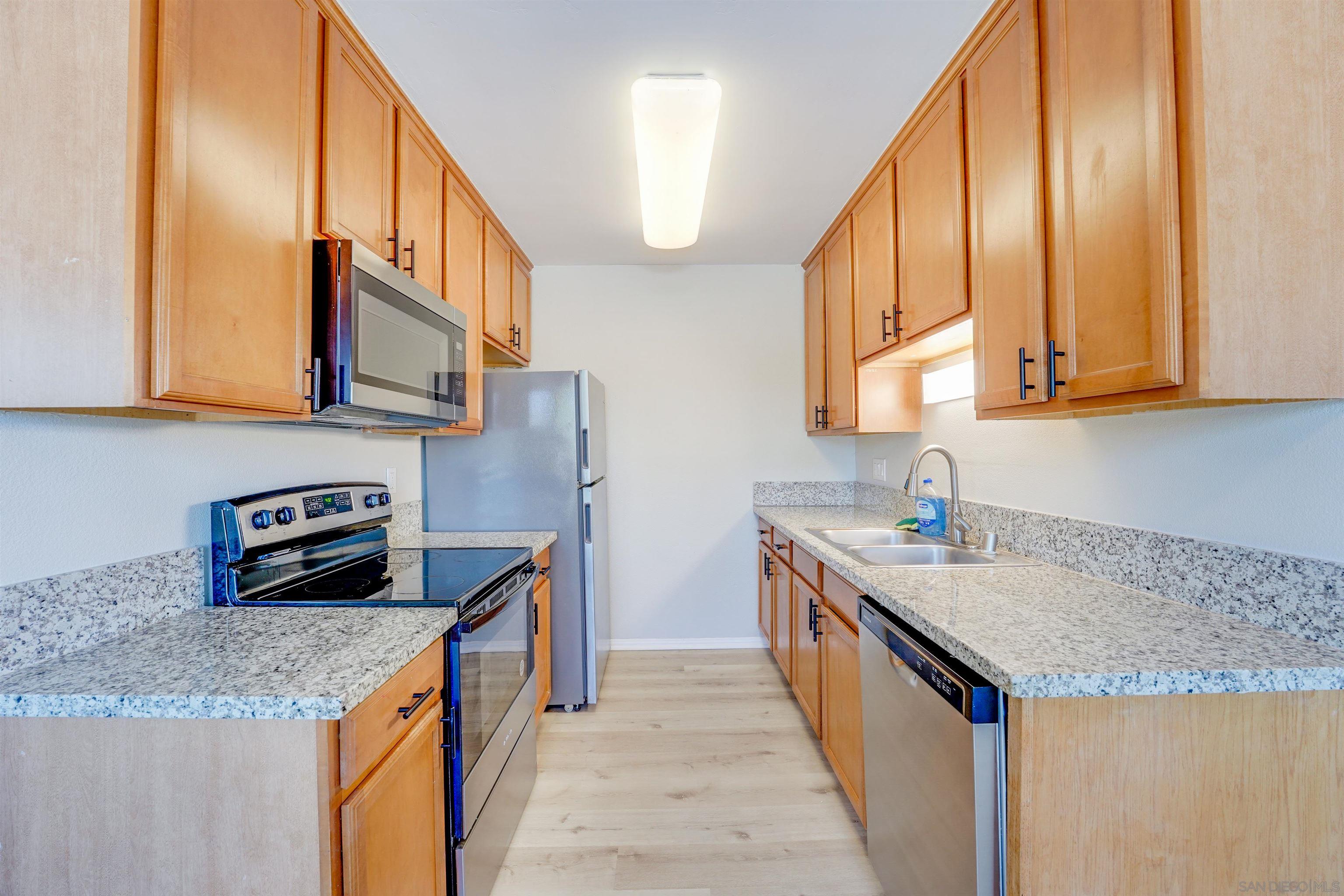 Detail Gallery Image 2 of 13 For 505 E Madison Ave  73, El Cajon,  CA 92020 - 2 Beds | 1/1 Baths