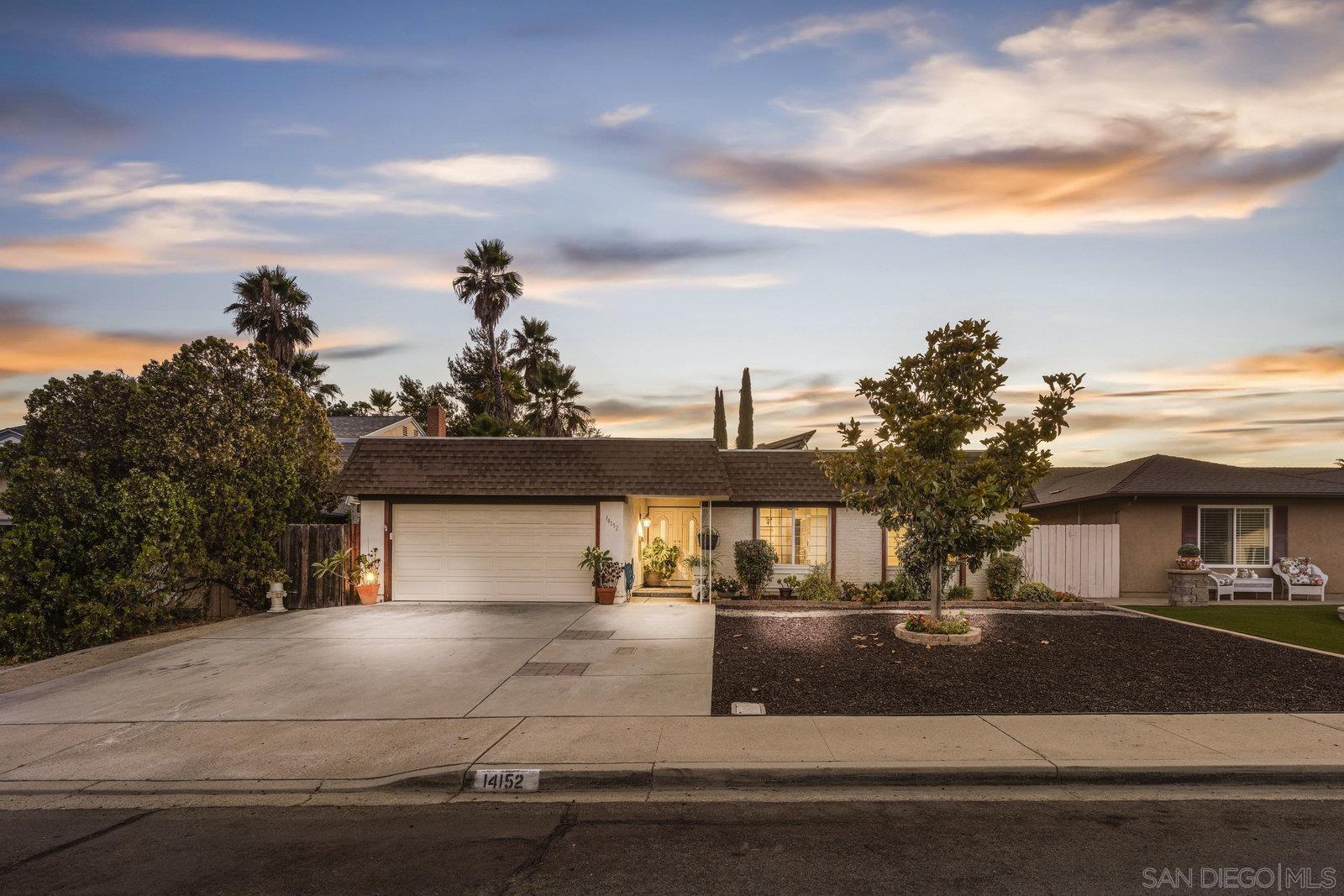 Detail Gallery Image 2 of 42 For 14152  Kendra Way, Poway,  CA 92064 - 4 Beds | 2 Baths