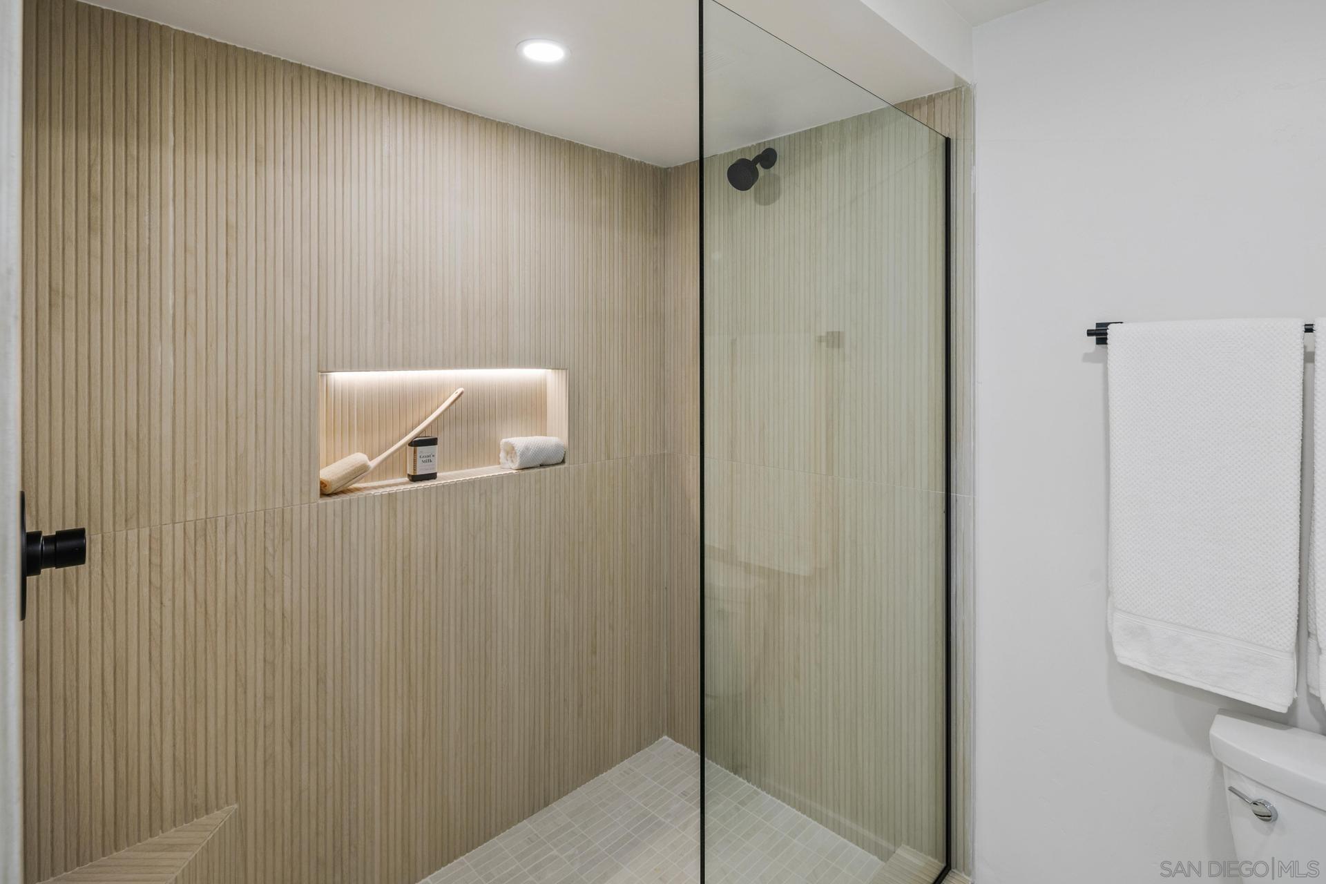 Detail Gallery Image 7 of 12 For 12925  Caminito Del Canto, Del Mar,  CA 92014 - 2 Beds | 2/1 Baths