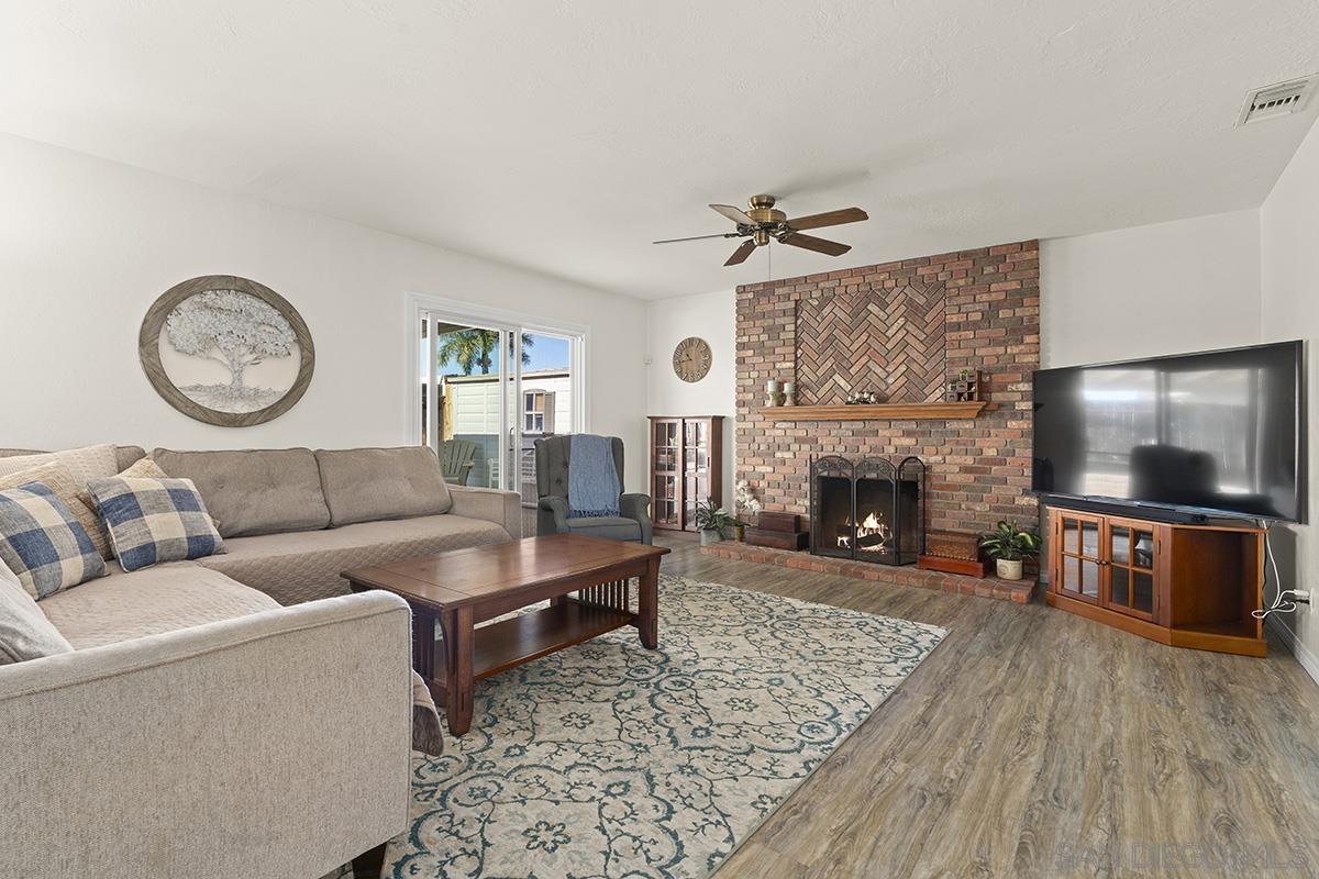 Detail Gallery Image 11 of 39 For 1718  Outer Dr., El Cajon,  CA 92021 - 3 Beds | 2 Baths