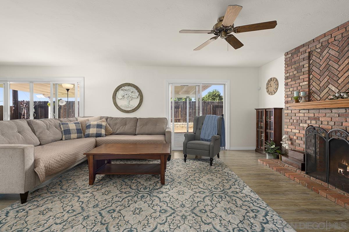 Detail Gallery Image 12 of 39 For 1718  Outer Dr., El Cajon,  CA 92021 - 3 Beds | 2 Baths