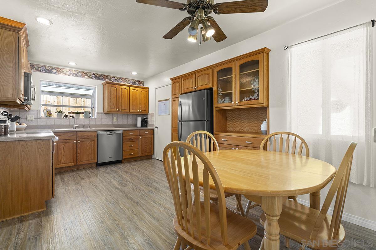 Detail Gallery Image 18 of 39 For 1718  Outer Dr., El Cajon,  CA 92021 - 3 Beds | 2 Baths