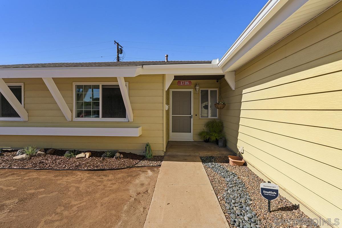 Detail Gallery Image 4 of 39 For 1718  Outer Dr., El Cajon,  CA 92021 - 3 Beds | 2 Baths