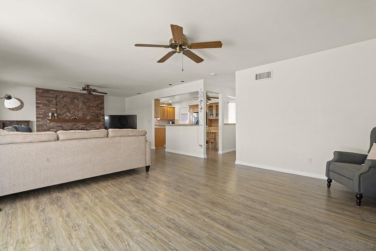 Detail Gallery Image 6 of 39 For 1718  Outer Dr., El Cajon,  CA 92021 - 3 Beds | 2 Baths