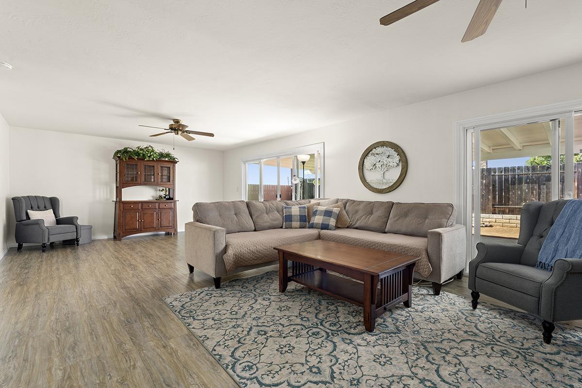 Detail Gallery Image 10 of 39 For 1718  Outer Dr., El Cajon,  CA 92021 - 3 Beds | 2 Baths