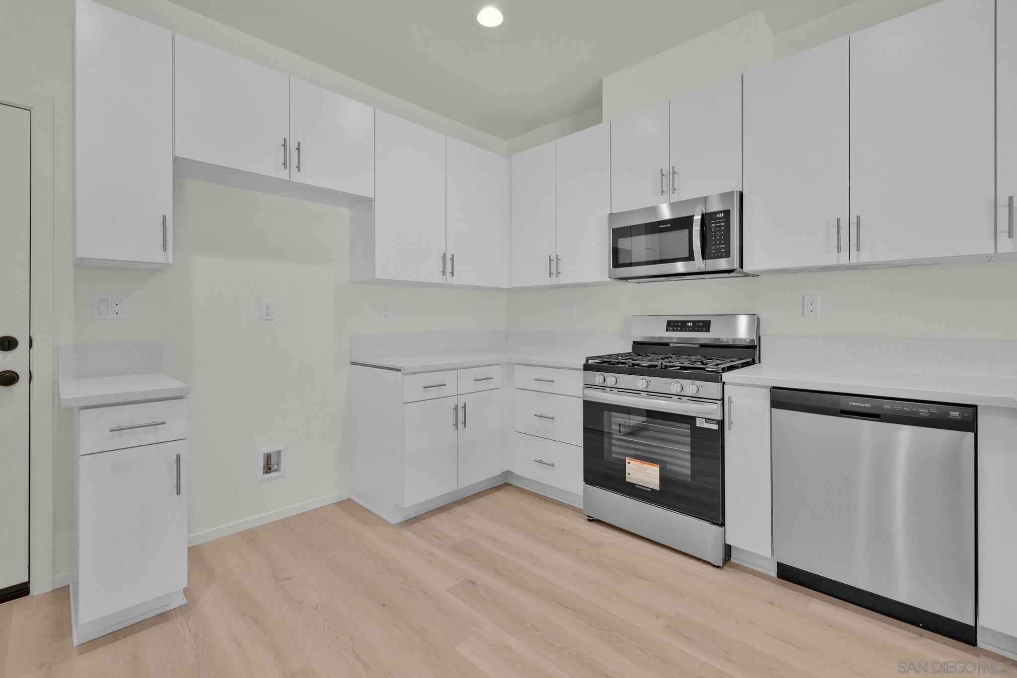 Detail Gallery Image 5 of 31 For 13428  Wagon Lane, Valley Center,  CA 92082 - 3 Beds | 2/1 Baths