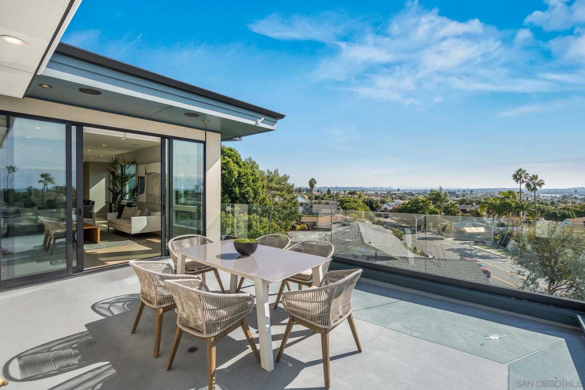 Front Image Thumbnail for SD250043797