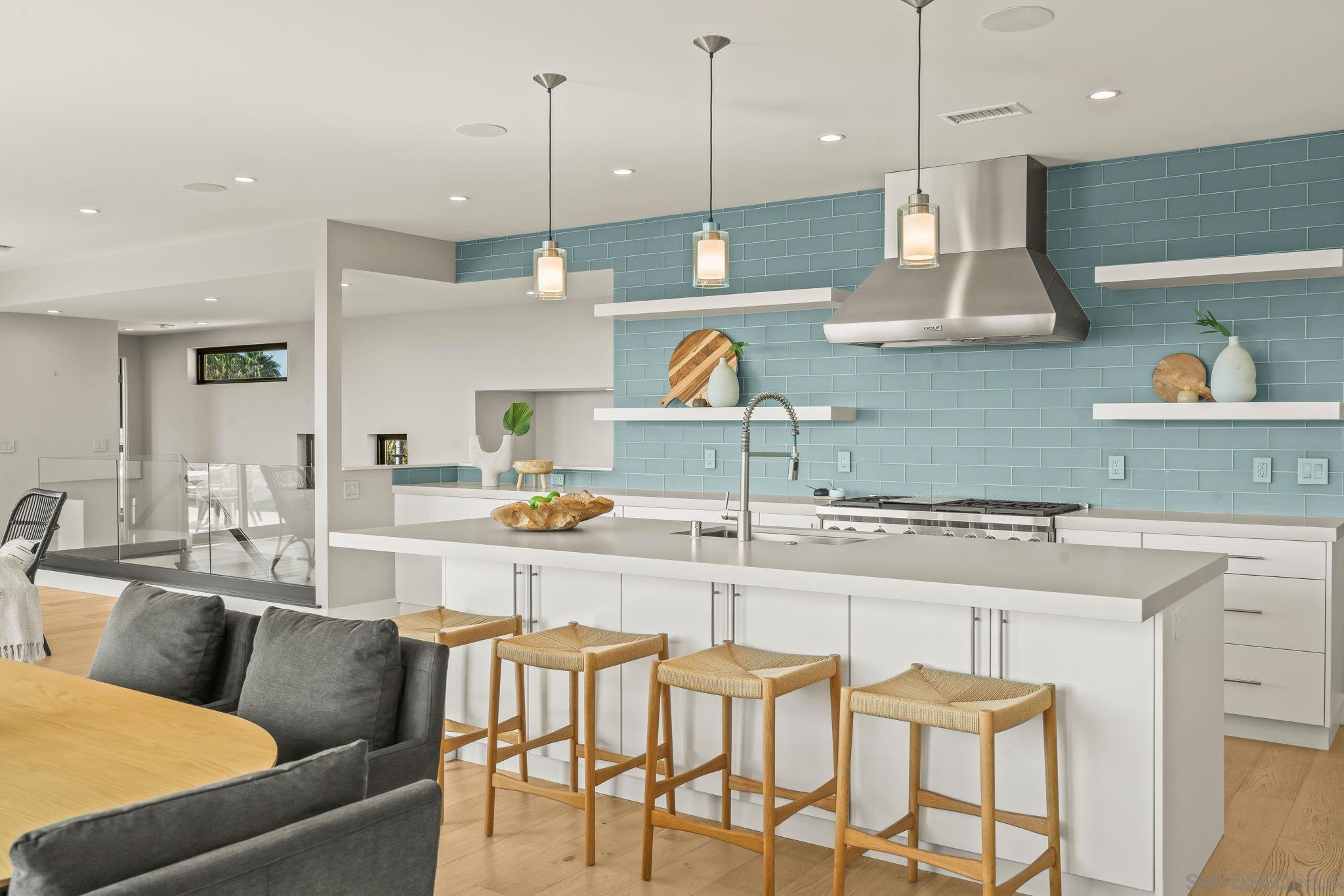 Detail Gallery Image 2 of 58 For 1505  Loring St, San Diego,  CA 92109 - 4 Beds | 4 Baths