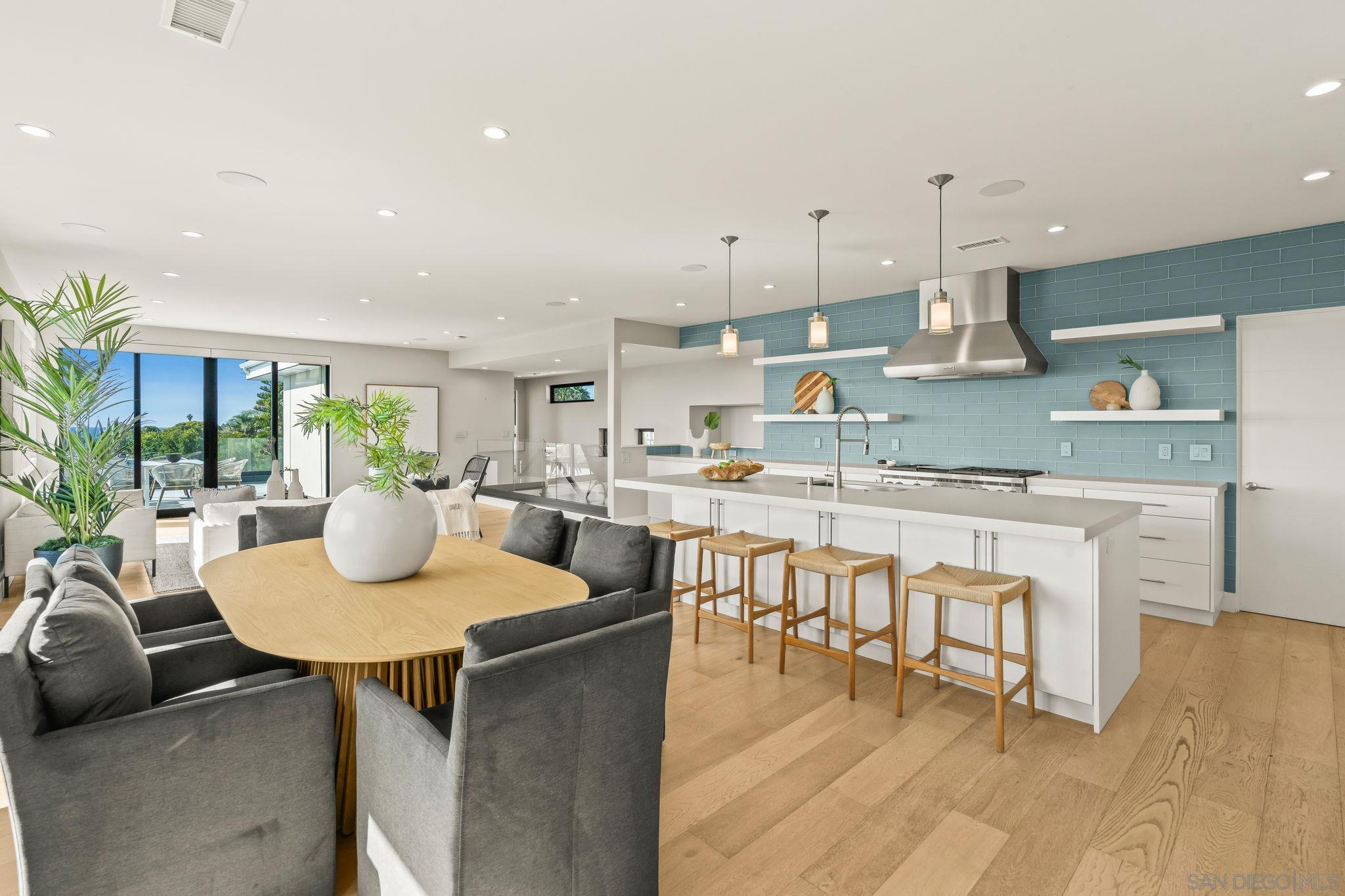 Detail Gallery Image 11 of 58 For 1505  Loring St, San Diego,  CA 92109 - 4 Beds | 4 Baths