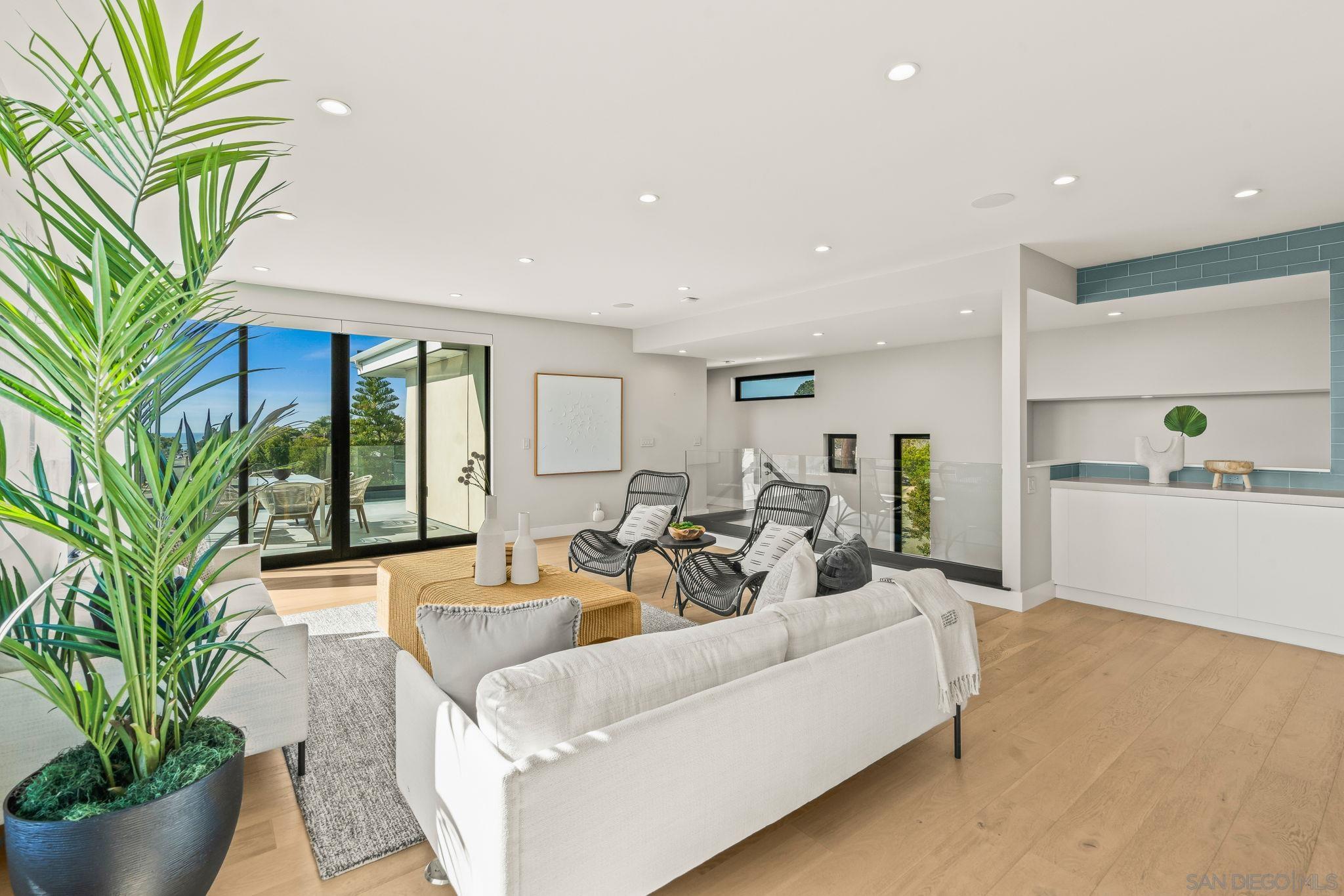 Detail Gallery Image 15 of 58 For 1505  Loring St, San Diego,  CA 92109 - 4 Beds | 4 Baths