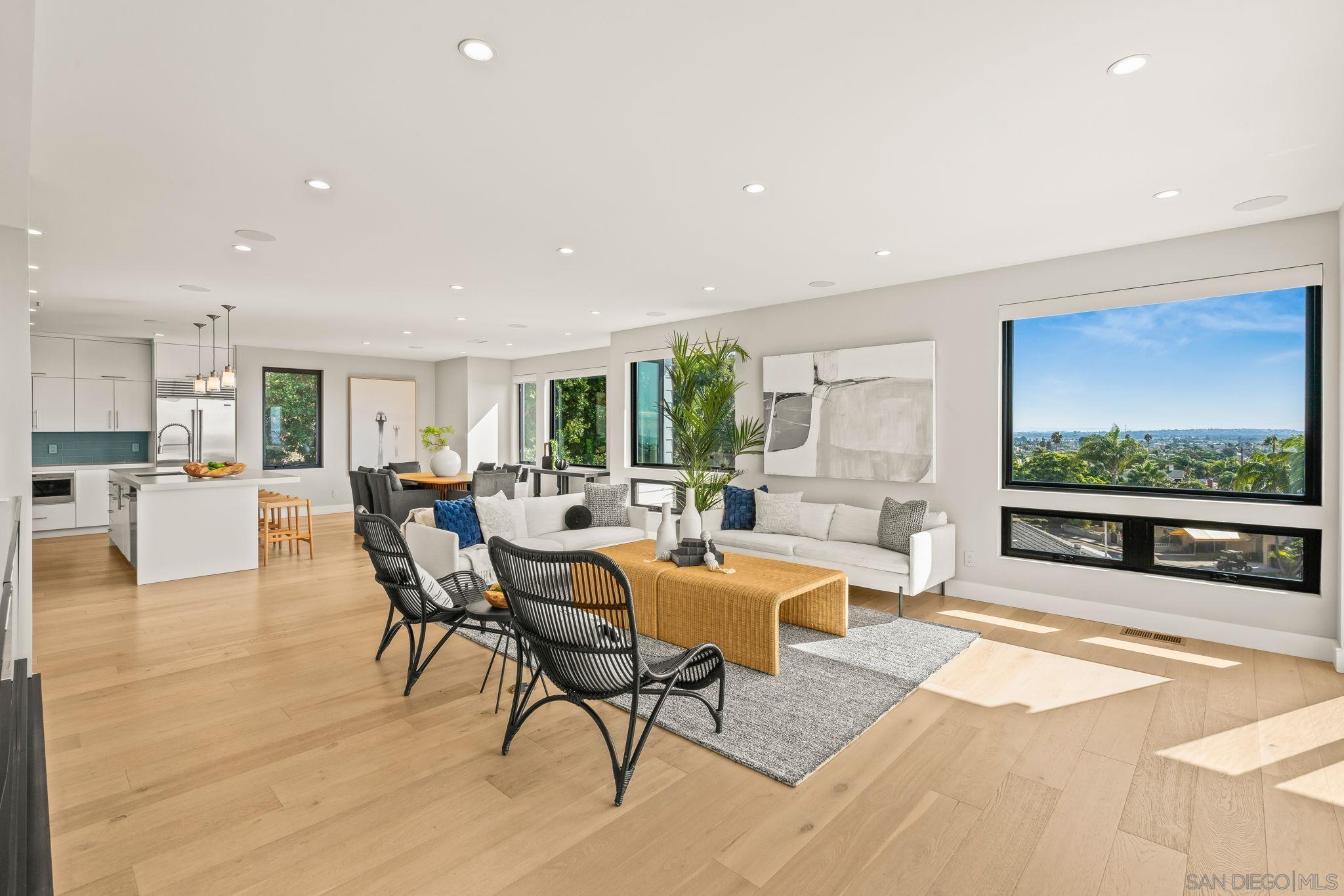 Detail Gallery Image 17 of 58 For 1505  Loring St, San Diego,  CA 92109 - 4 Beds | 4 Baths