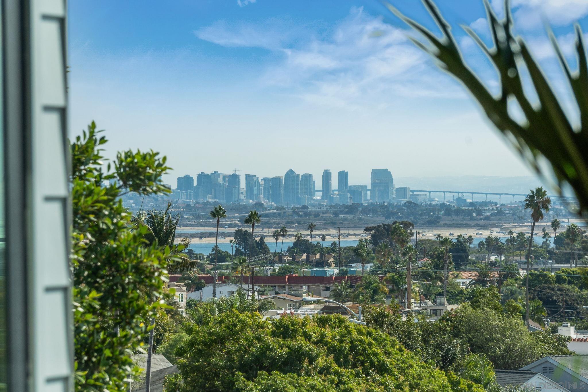 Detail Gallery Image 22 of 58 For 1505  Loring St, San Diego,  CA 92109 - 4 Beds | 4 Baths