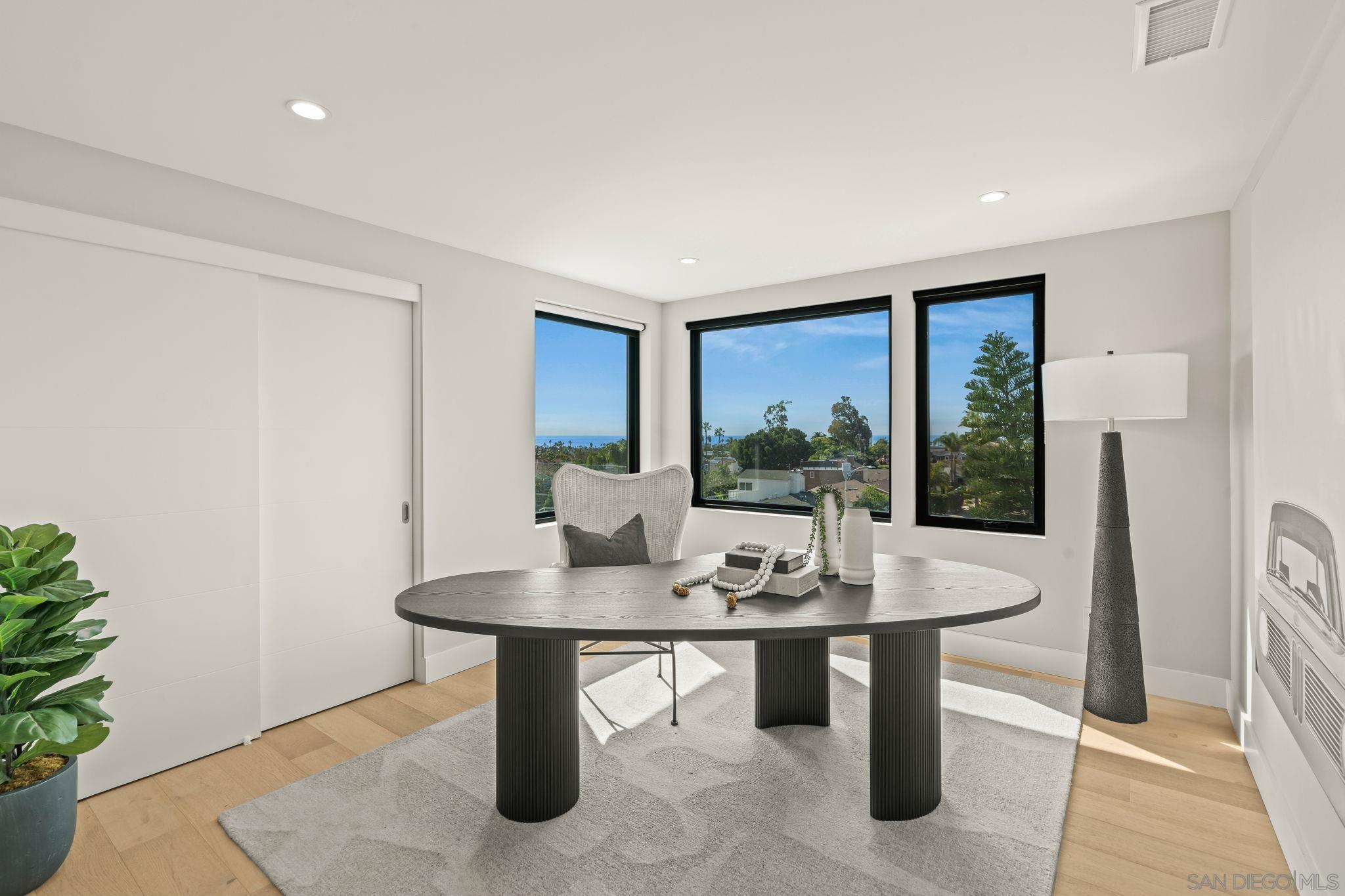 Detail Gallery Image 24 of 58 For 1505  Loring St, San Diego,  CA 92109 - 4 Beds | 4 Baths