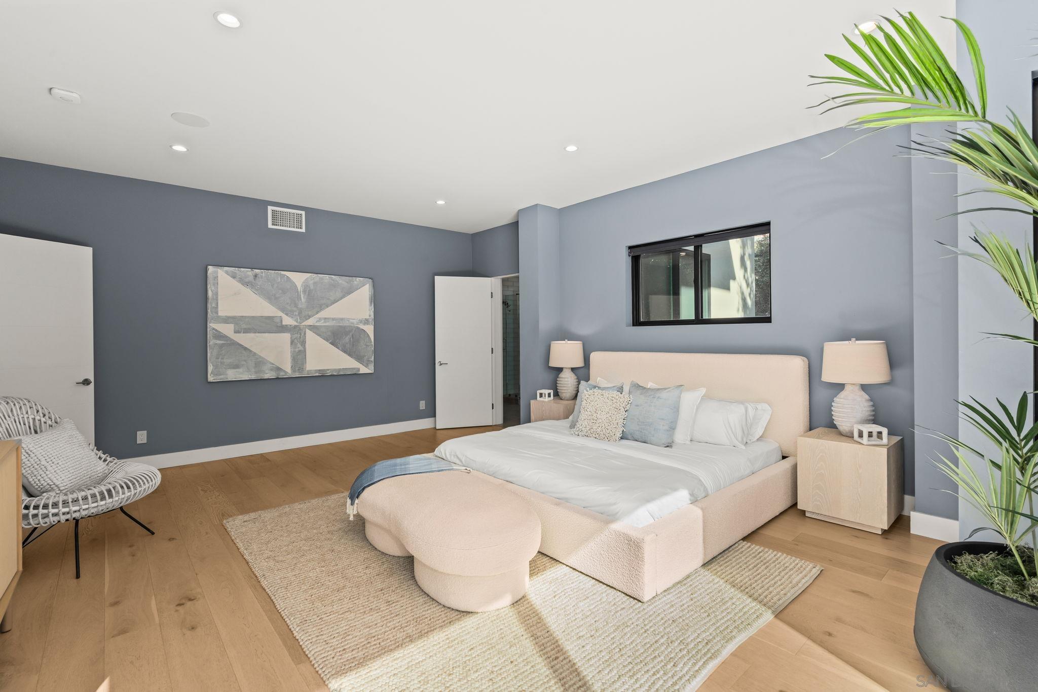 Detail Gallery Image 39 of 58 For 1505  Loring St, San Diego,  CA 92109 - 4 Beds | 4 Baths