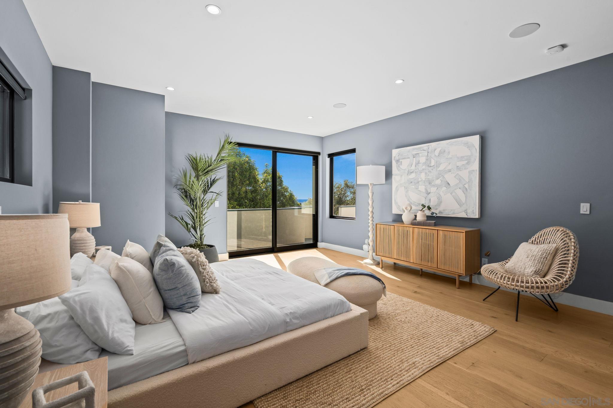 Detail Gallery Image 40 of 58 For 1505  Loring St, San Diego,  CA 92109 - 4 Beds | 4 Baths