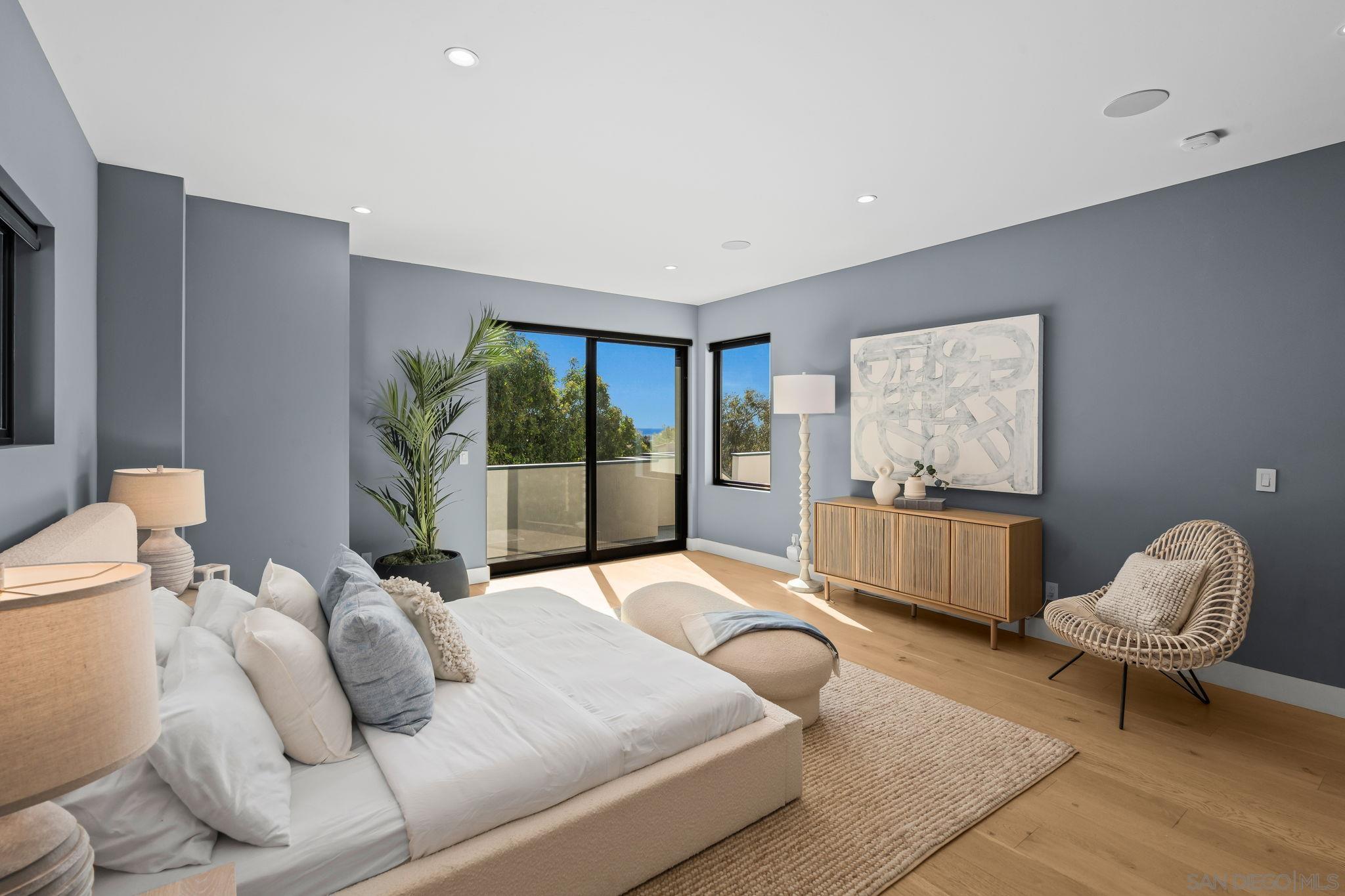 Detail Gallery Image 41 of 58 For 1505  Loring St, San Diego,  CA 92109 - 4 Beds | 4 Baths