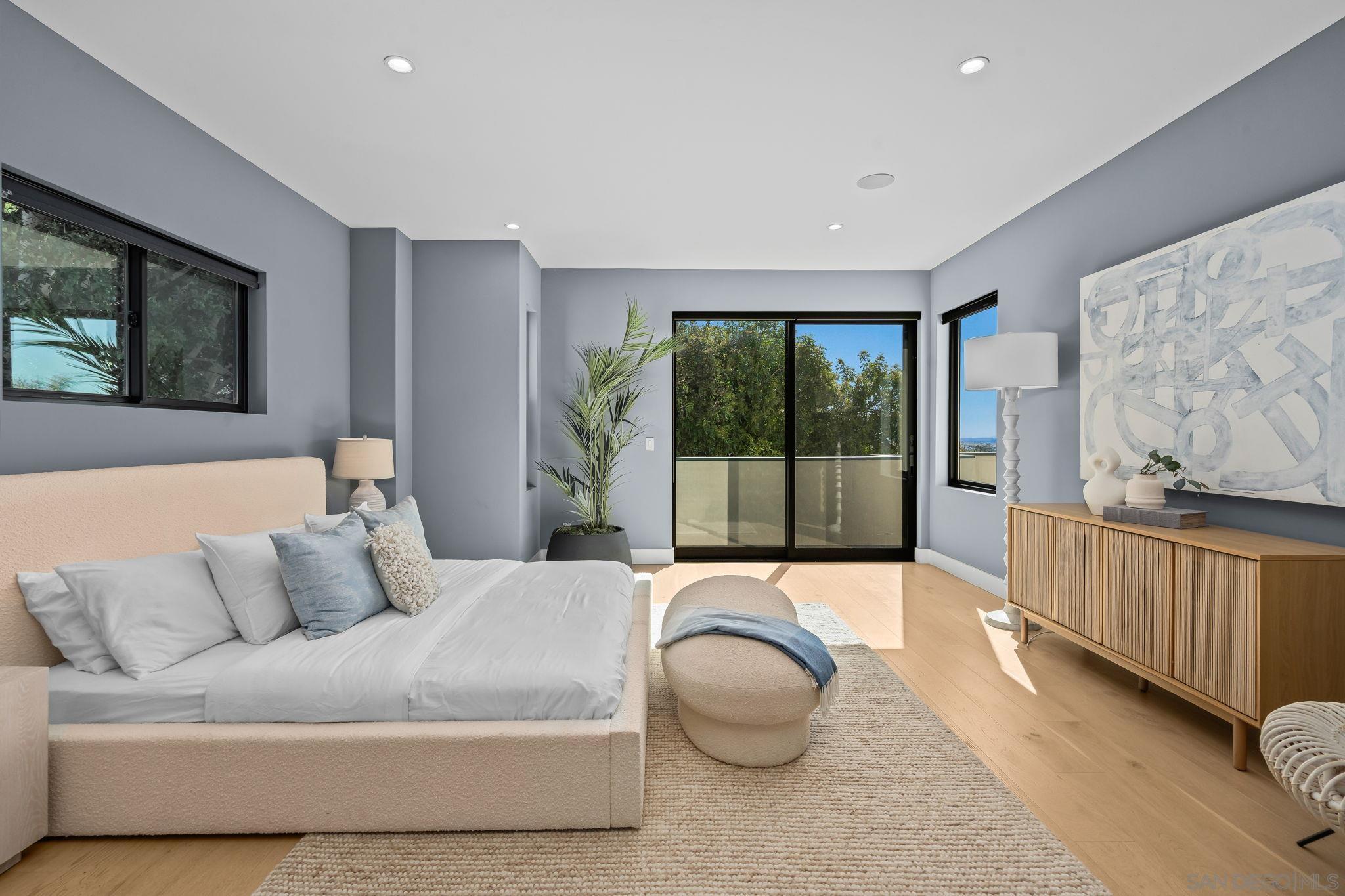 Detail Gallery Image 42 of 58 For 1505  Loring St, San Diego,  CA 92109 - 4 Beds | 4 Baths