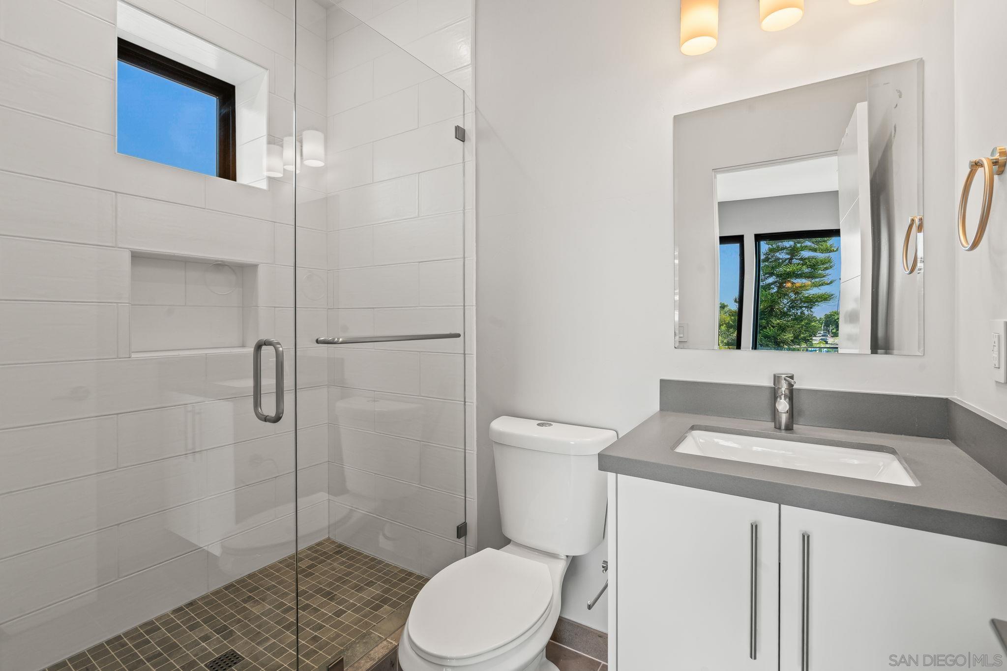 Detail Gallery Image 50 of 58 For 1505  Loring St, San Diego,  CA 92109 - 4 Beds | 4 Baths