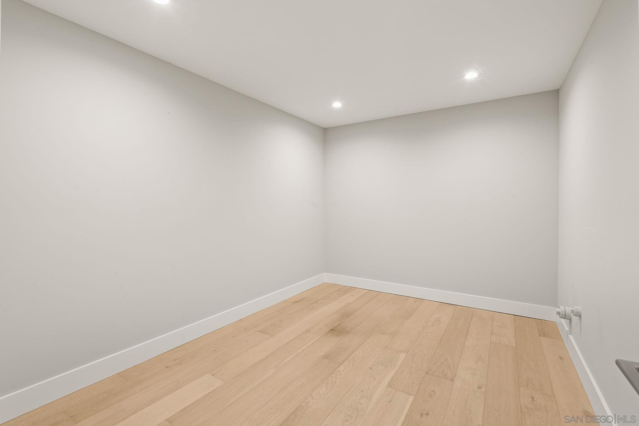 Detail Gallery Image 55 of 58 For 1505  Loring St, San Diego,  CA 92109 - 4 Beds | 4 Baths