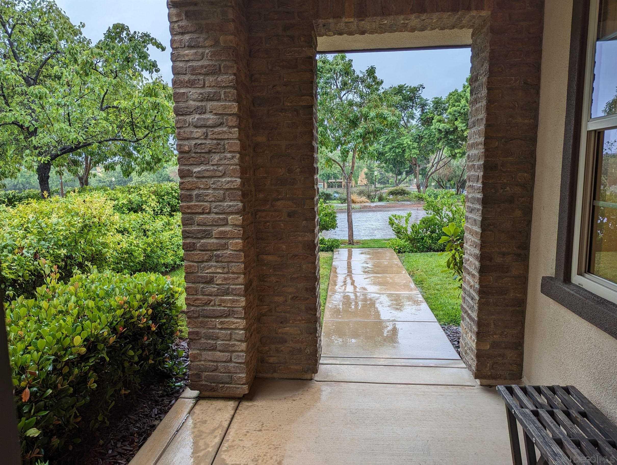 Detail Gallery Image 4 of 22 For 15753  Spreckels Place, San Diego,  CA 92127 - 3 Beds | 2/1 Baths