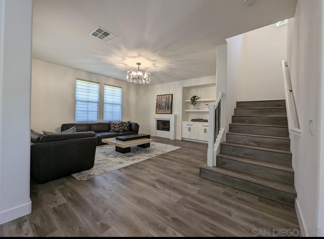 Detail Gallery Image 6 of 22 For 15753  Spreckels Place, San Diego,  CA 92127 - 3 Beds | 2/1 Baths