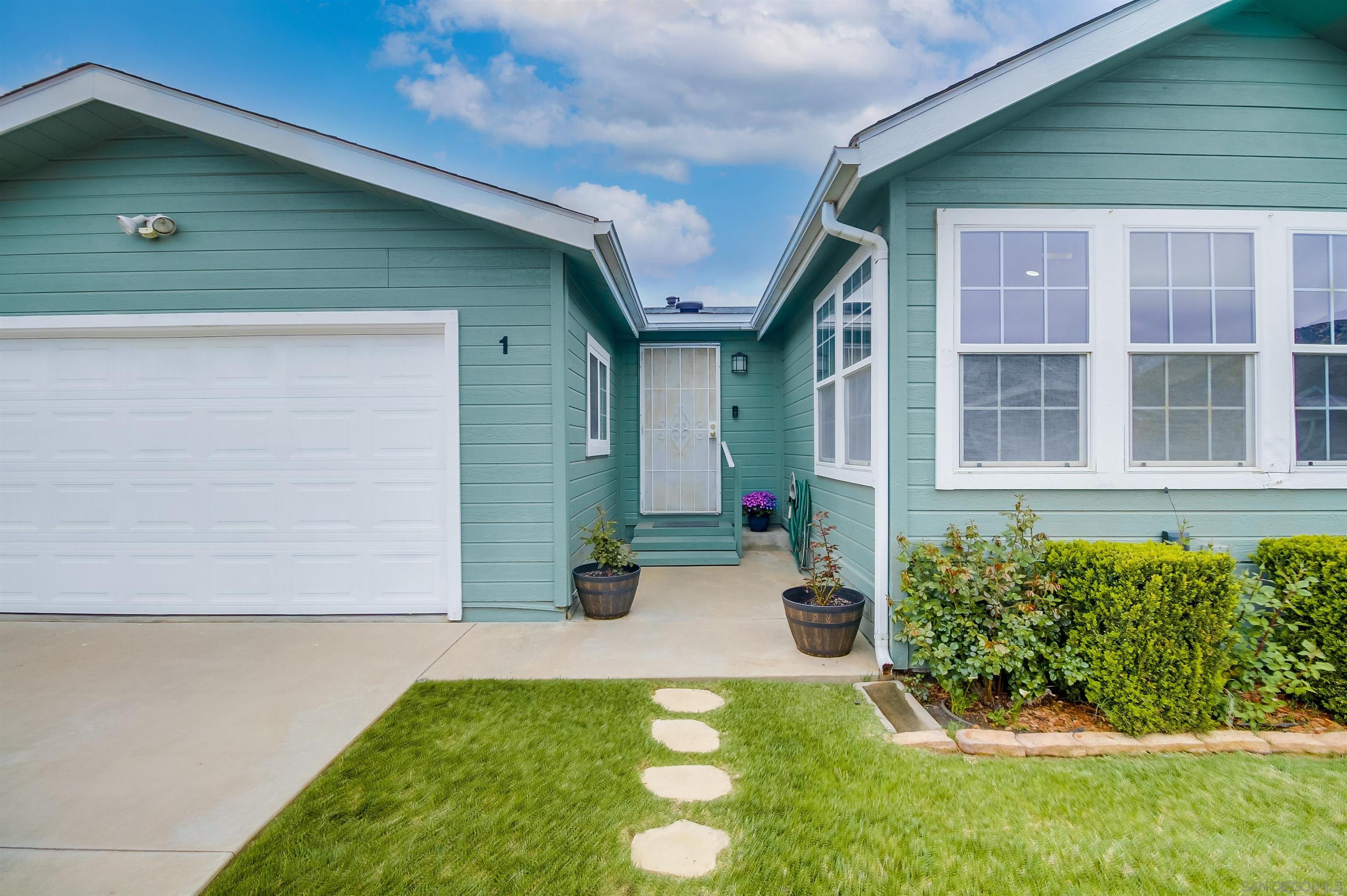 Detail Gallery Image 7 of 66 For 15935  Spring Oaks Road Space 1, El Cajon,  CA 92021 - 3 Beds | 2 Baths