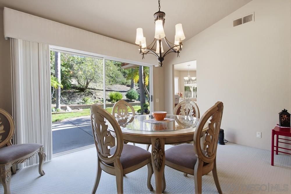 Detail Gallery Image 12 of 45 For 2114  Willowbrook, Escondido,  CA 92029 - 4 Beds | 2/1 Baths