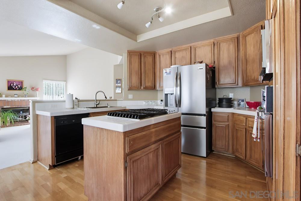 Detail Gallery Image 13 of 45 For 2114  Willowbrook, Escondido,  CA 92029 - 4 Beds | 2/1 Baths