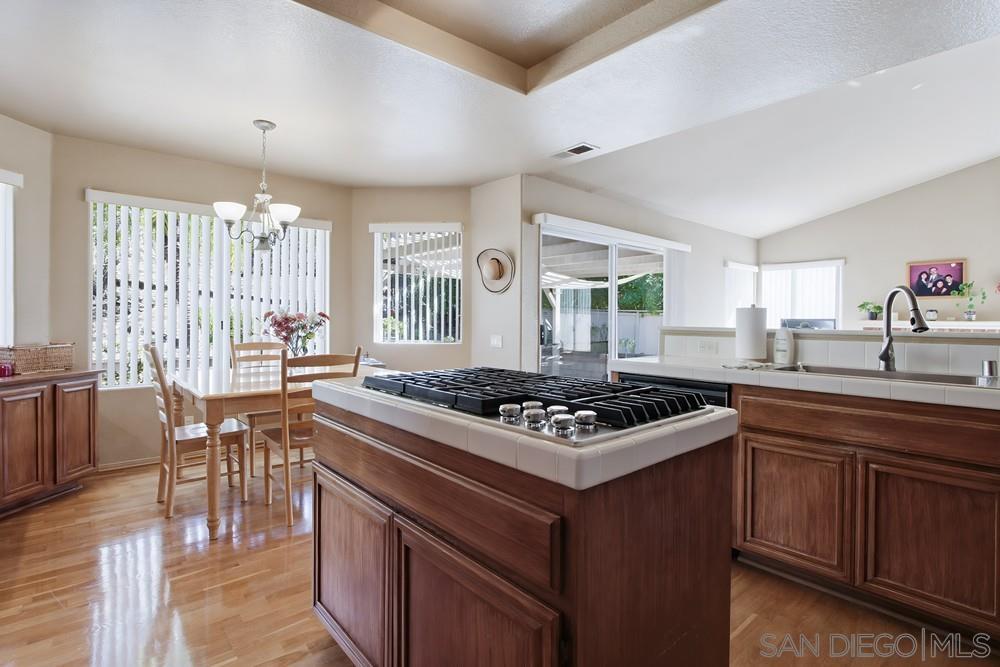 Detail Gallery Image 16 of 45 For 2114  Willowbrook, Escondido,  CA 92029 - 4 Beds | 2/1 Baths