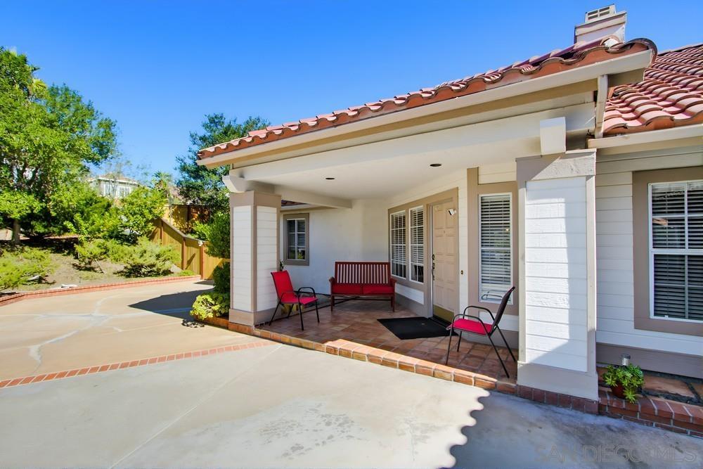 Detail Gallery Image 3 of 45 For 2114  Willowbrook, Escondido,  CA 92029 - 4 Beds | 2/1 Baths