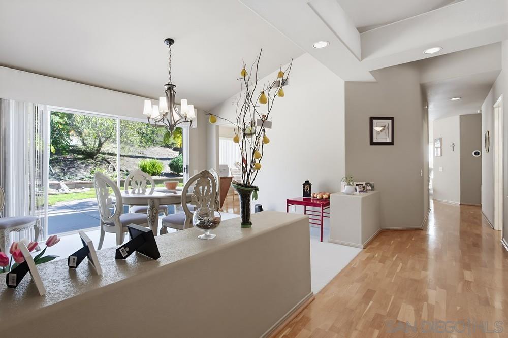 Detail Gallery Image 10 of 45 For 2114  Willowbrook, Escondido,  CA 92029 - 4 Beds | 2/1 Baths