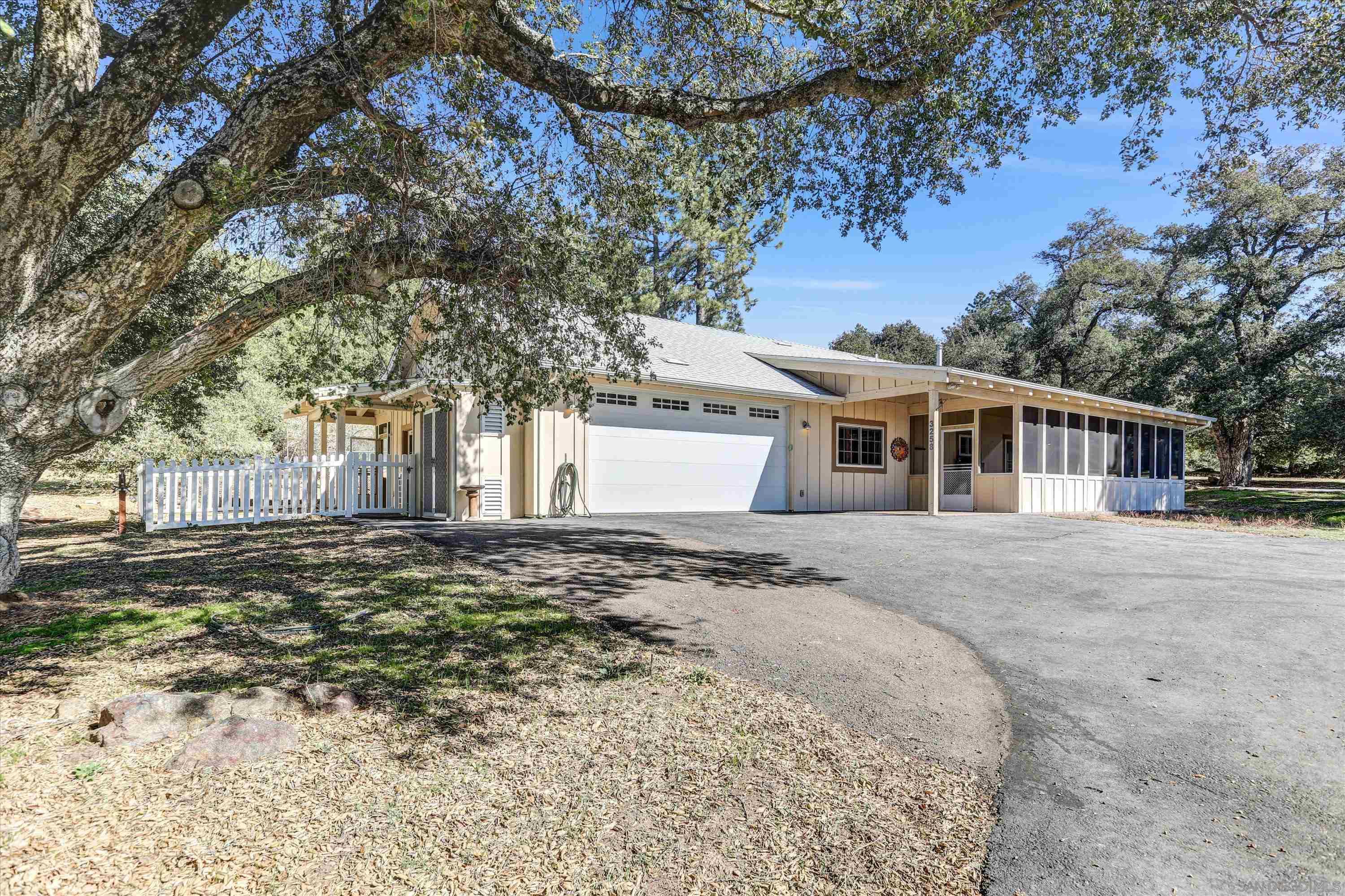 Front Image Thumbnail for SD250043806